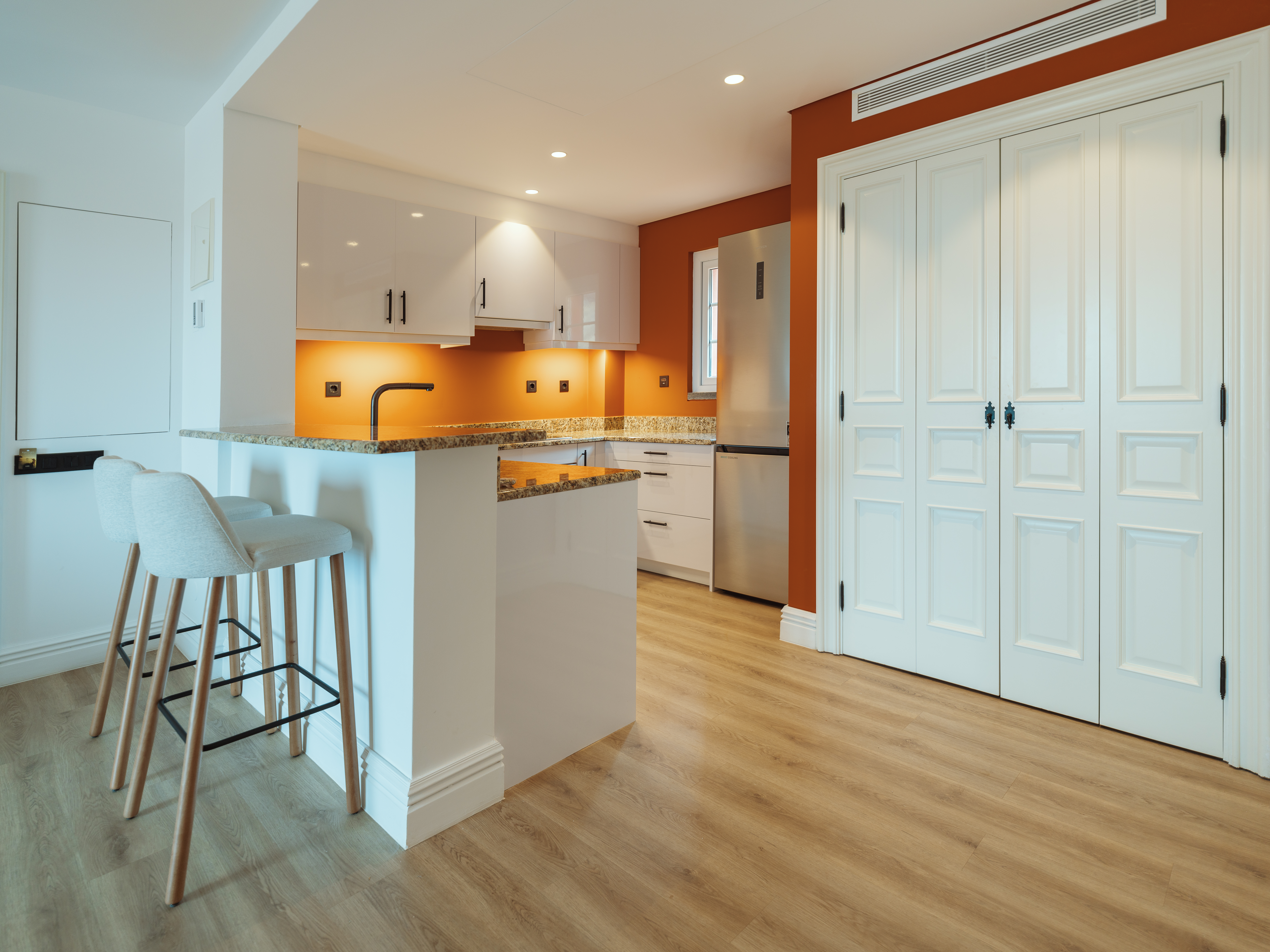 Apartment with Balcony