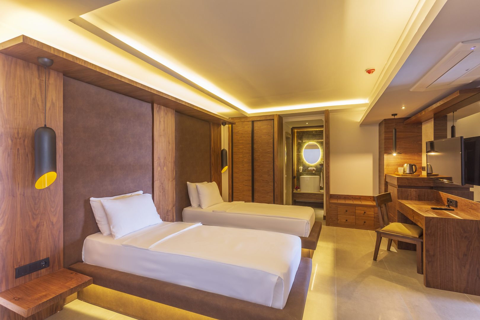 Family Room Pool View One Bedroom