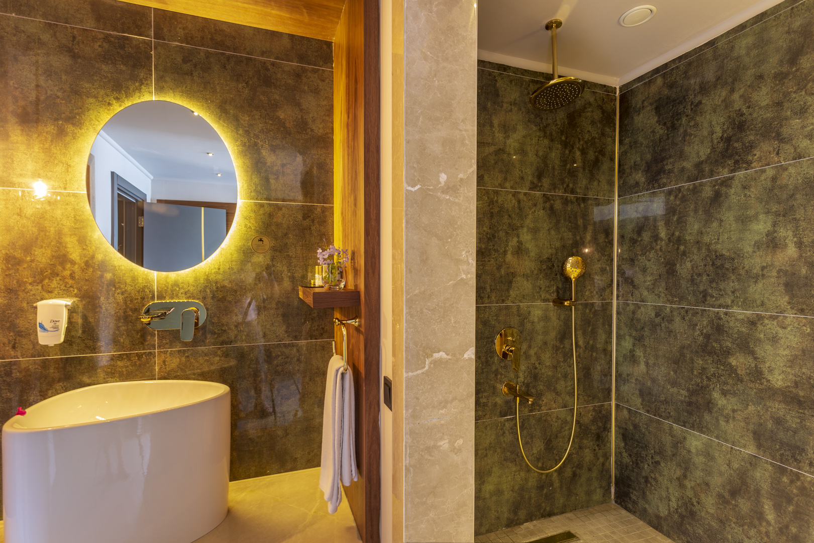 Family Room Pool View One Bedroom