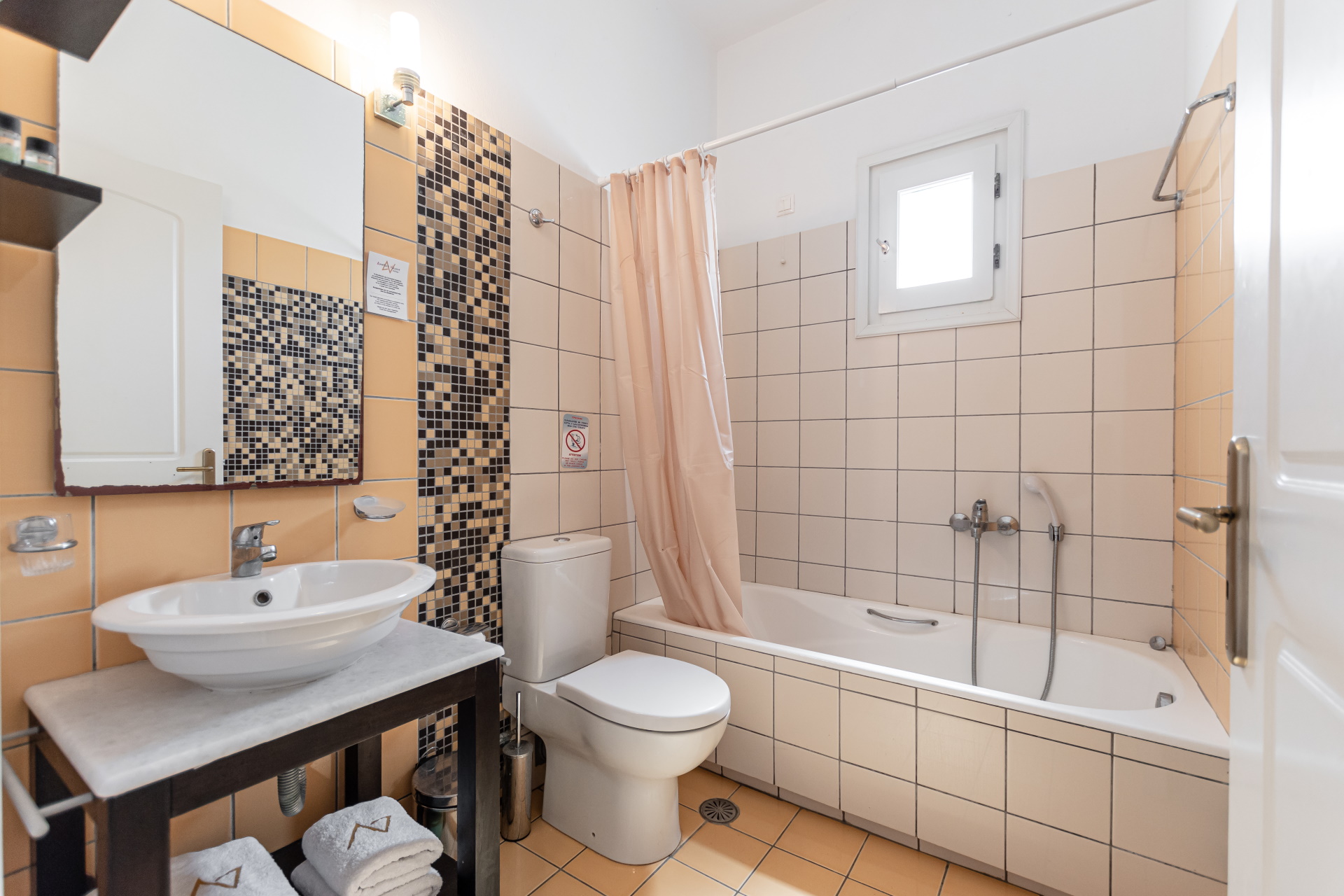 Apartment Capacity 4