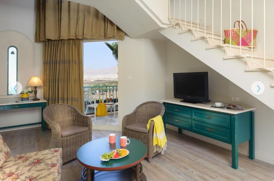 Double or Twin One Bedroom One Bathroom