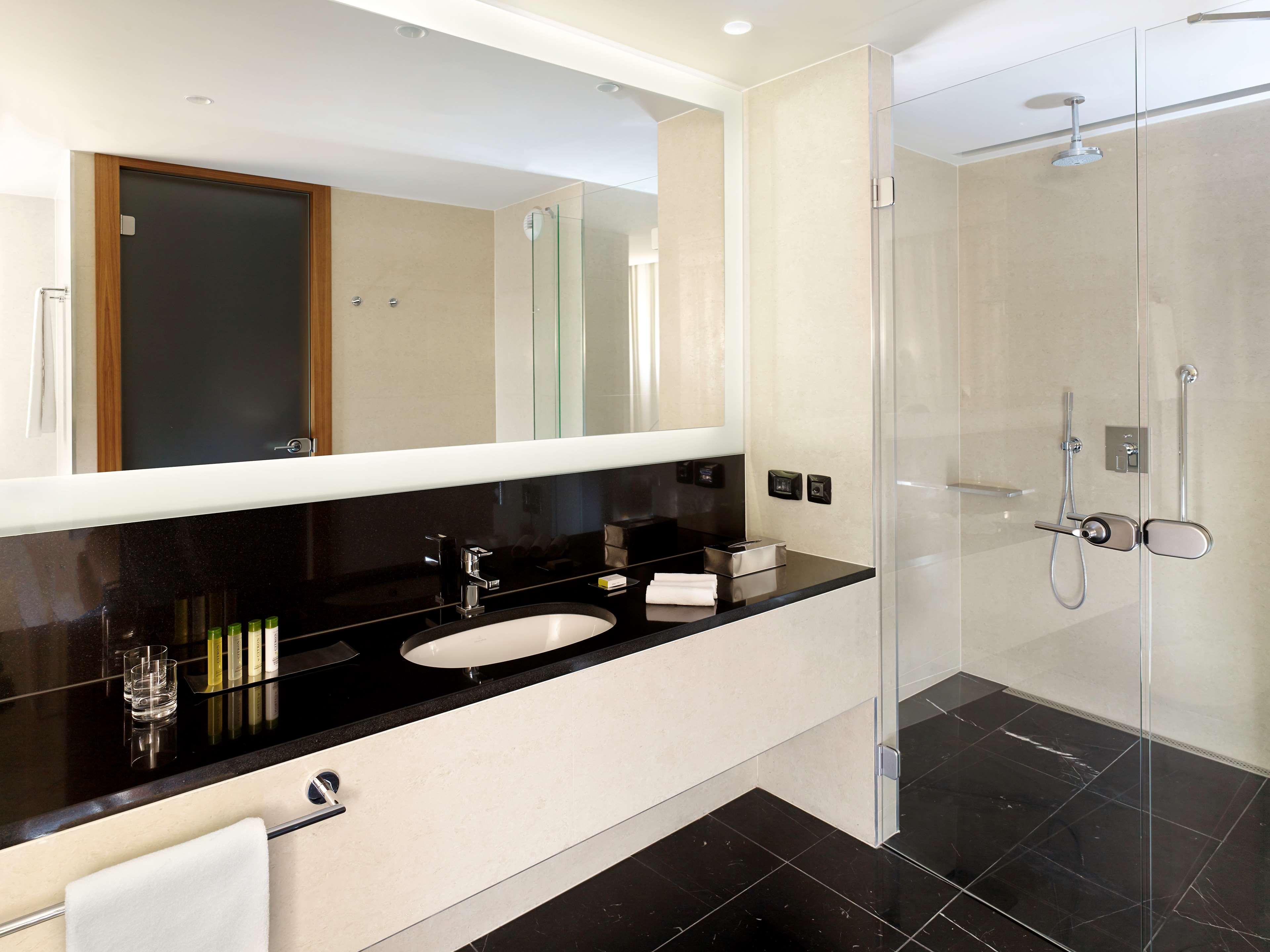 Double Guest Room King Bed