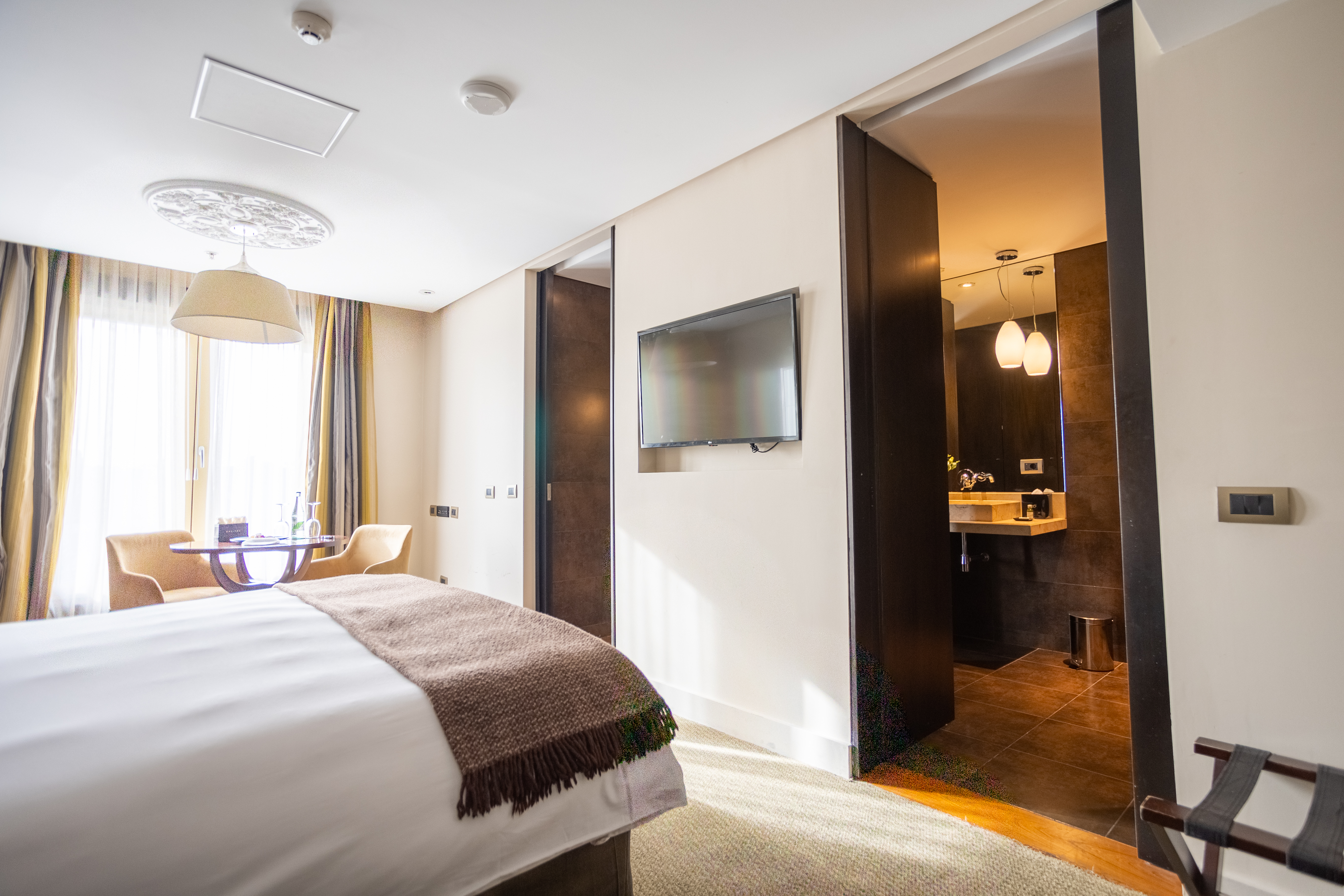 Double Accessible-queen Size Bed