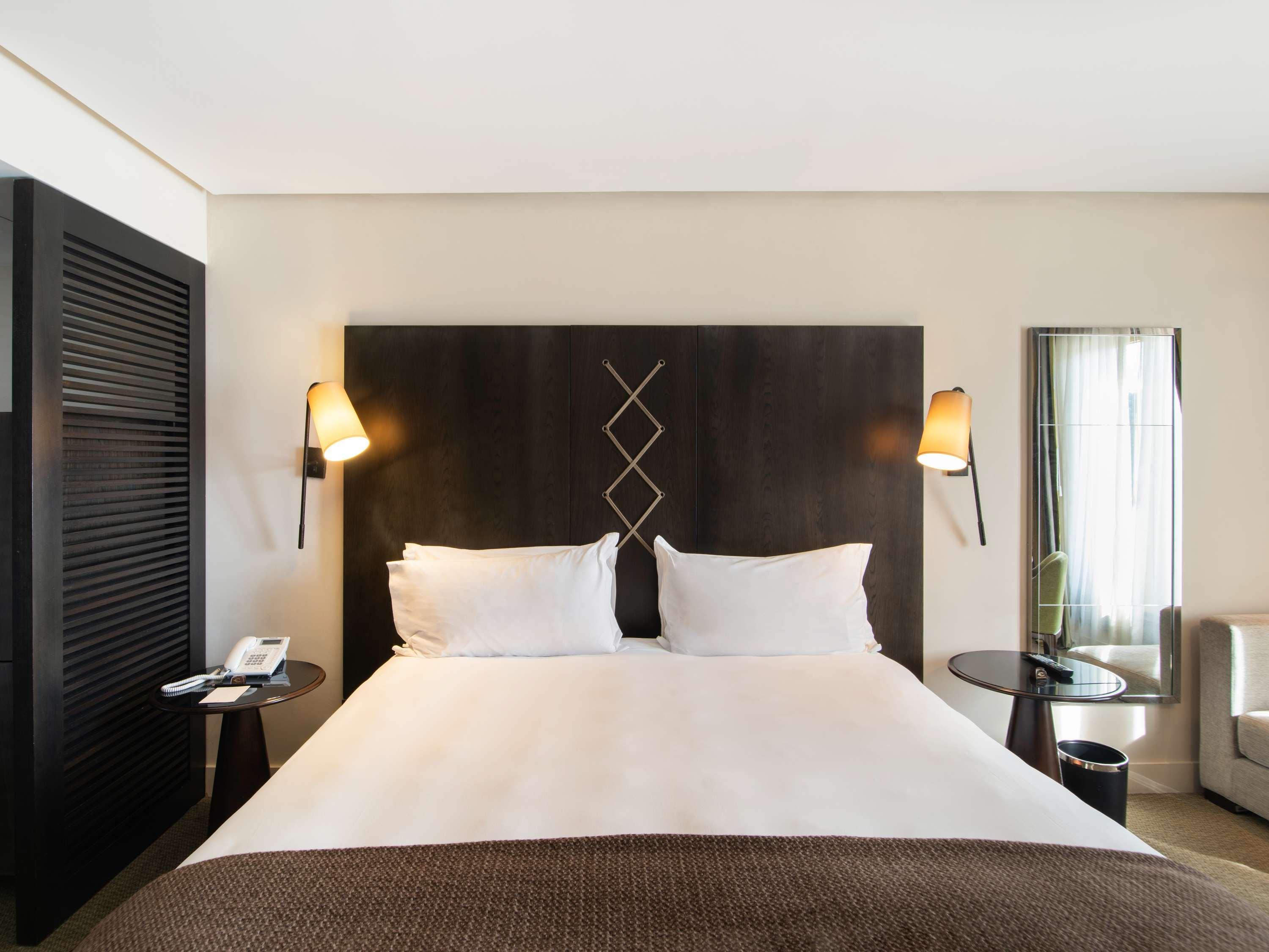 Junior Suite City View King Bed