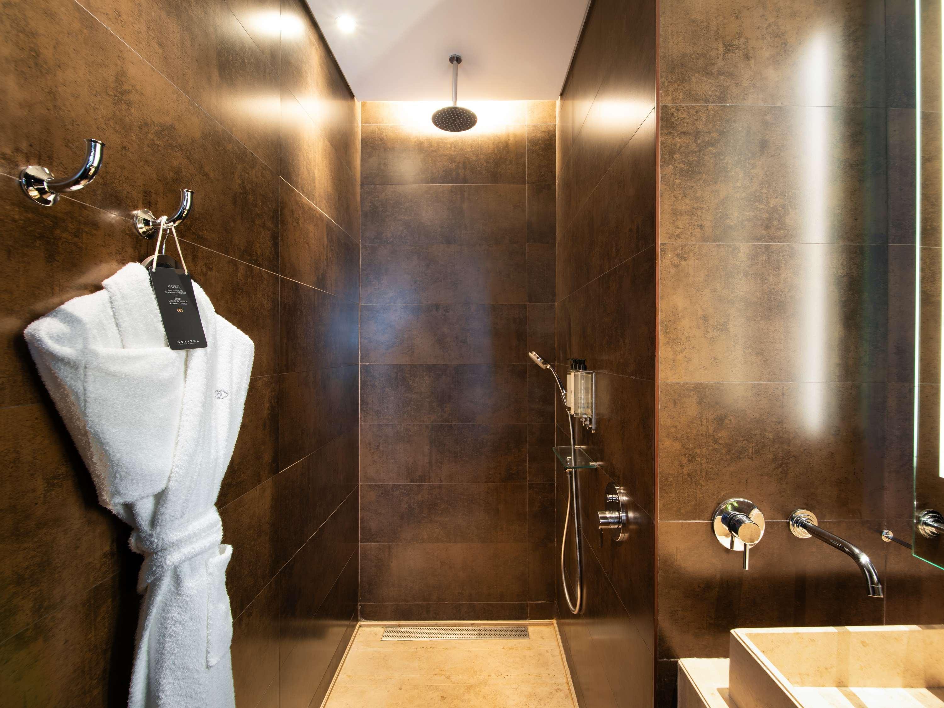 Double Accessible-queen Size Bed