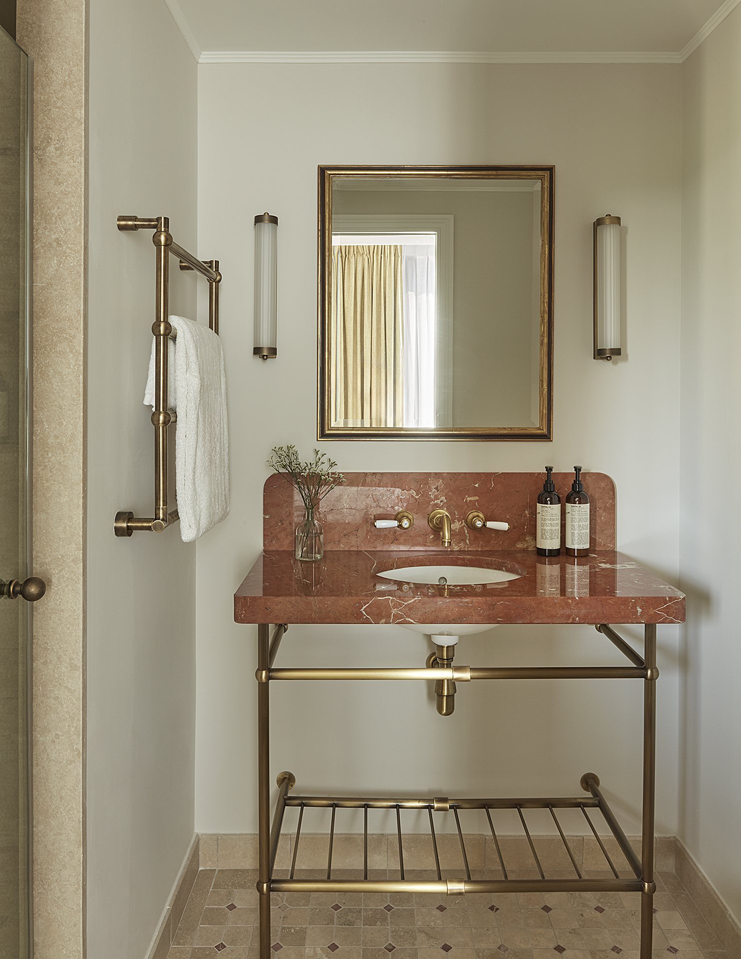 Double Deluxe City View King Bed