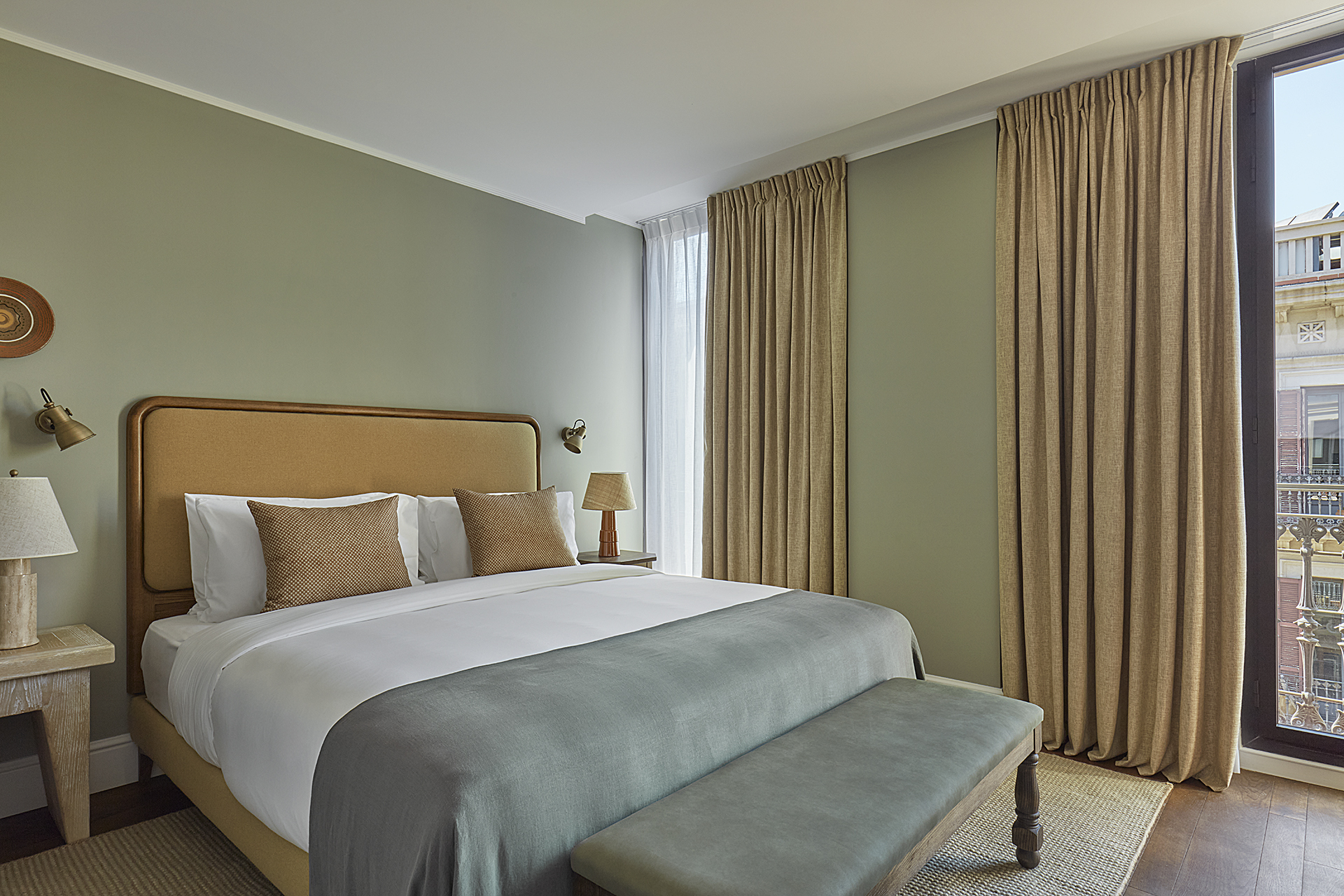 Double Deluxe City View King Bed