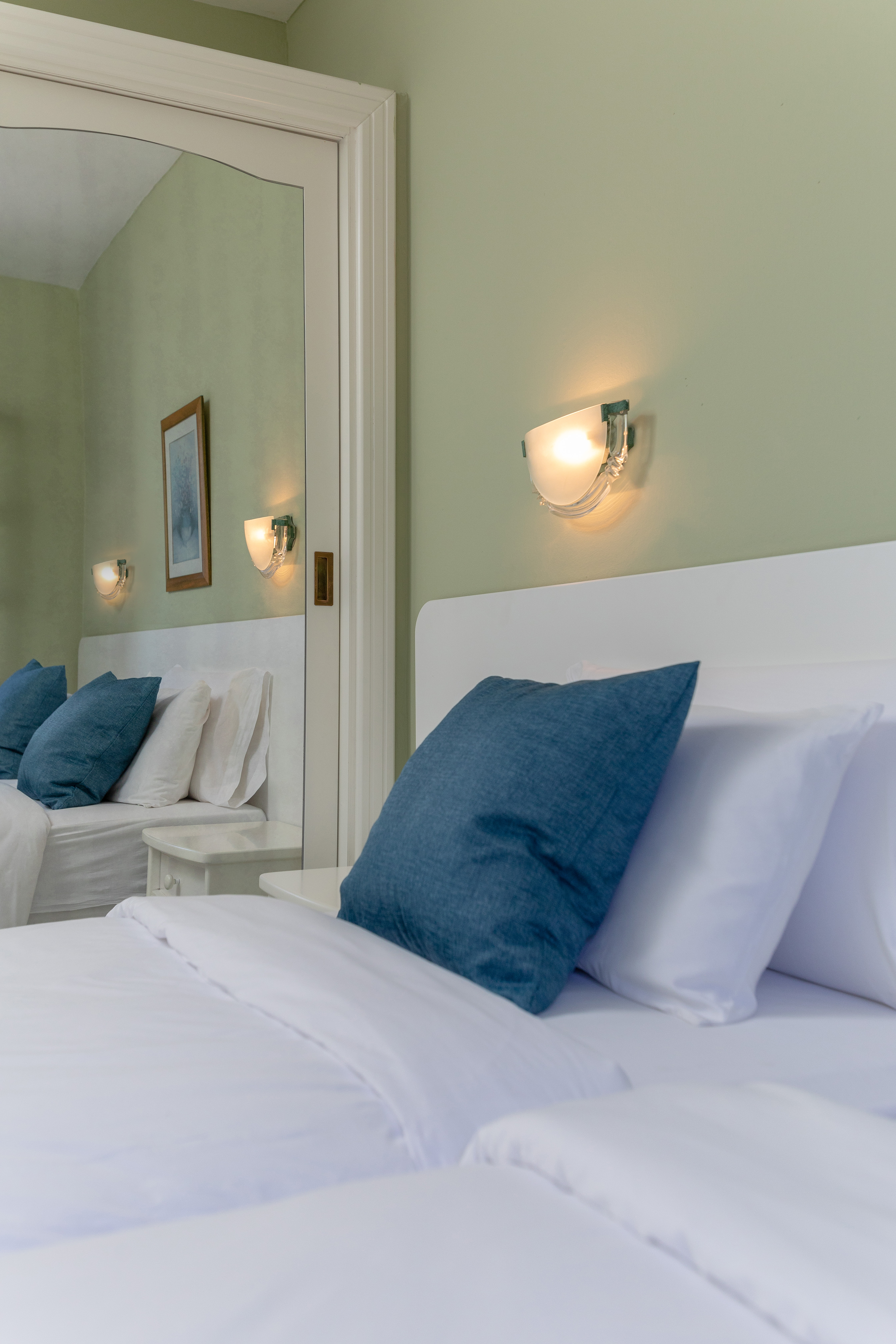 Apartment King Size Bed