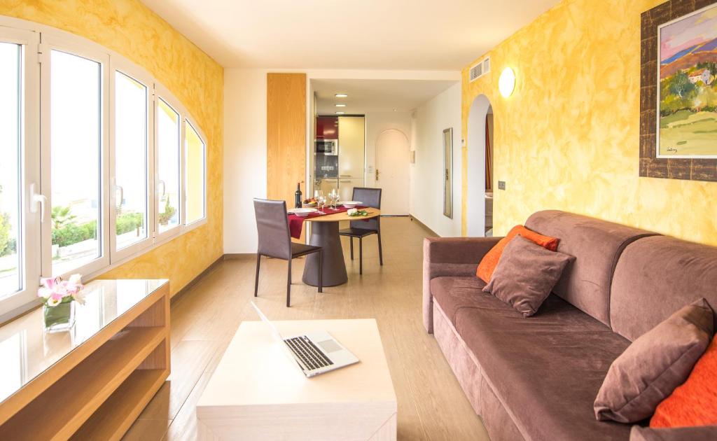 Apartment Capacity 6 Two Bedrooms