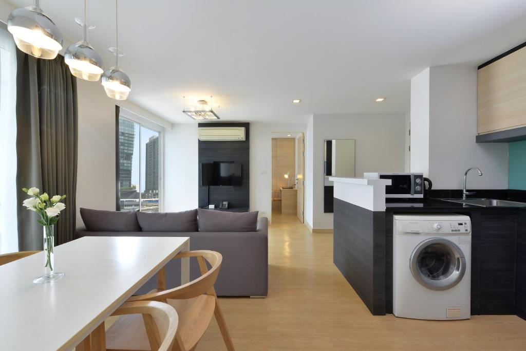 Family Room Executive