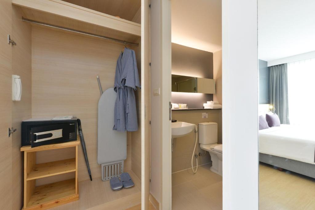 Family Room Executive