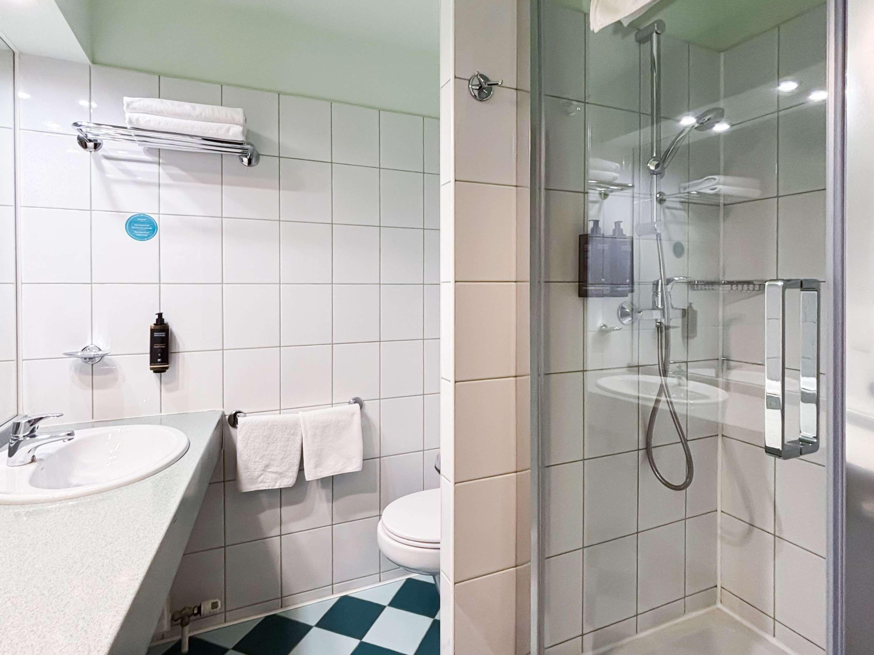 Double Queen Size Bed