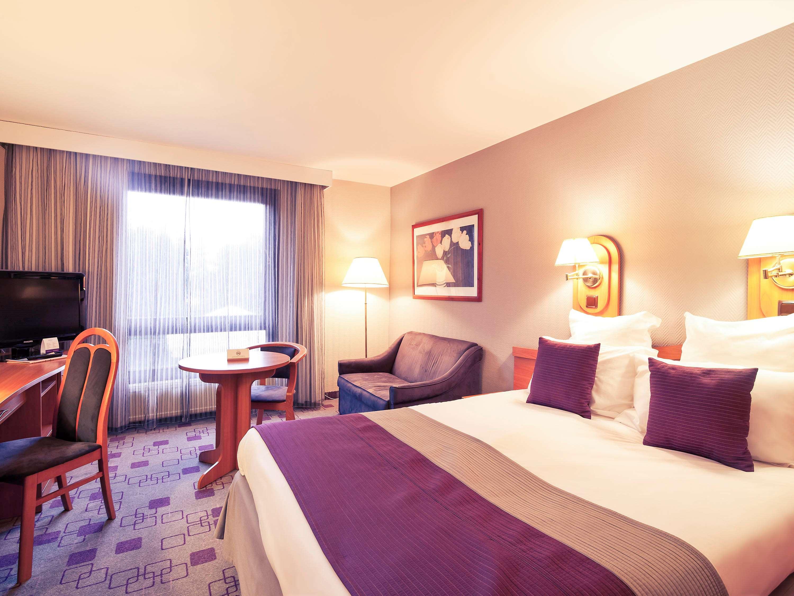 Double Queen Size Bed