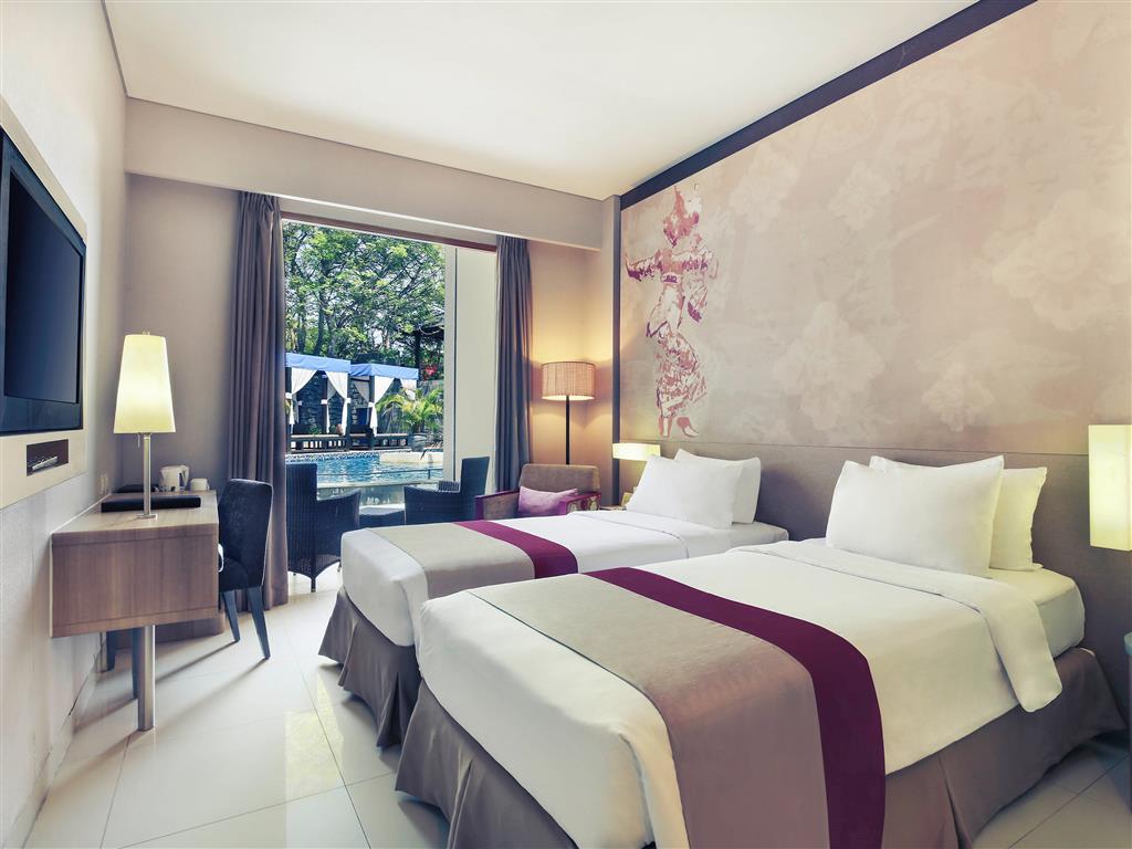 Twin Deluxe Pool View