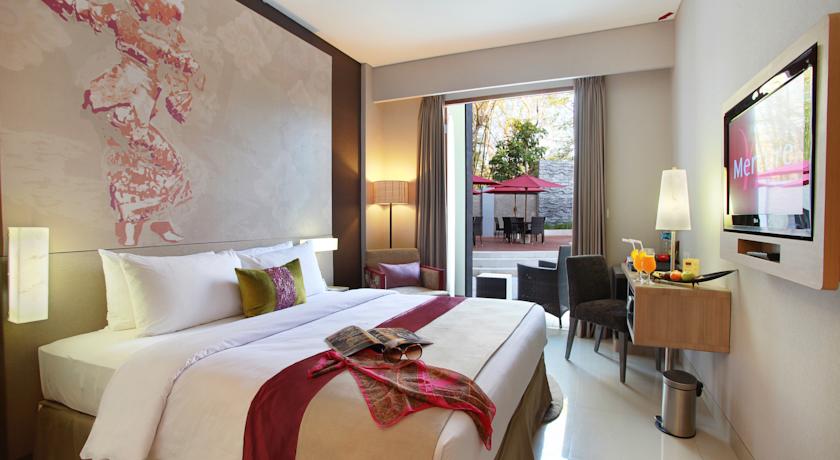 Double Deluxe Pool View