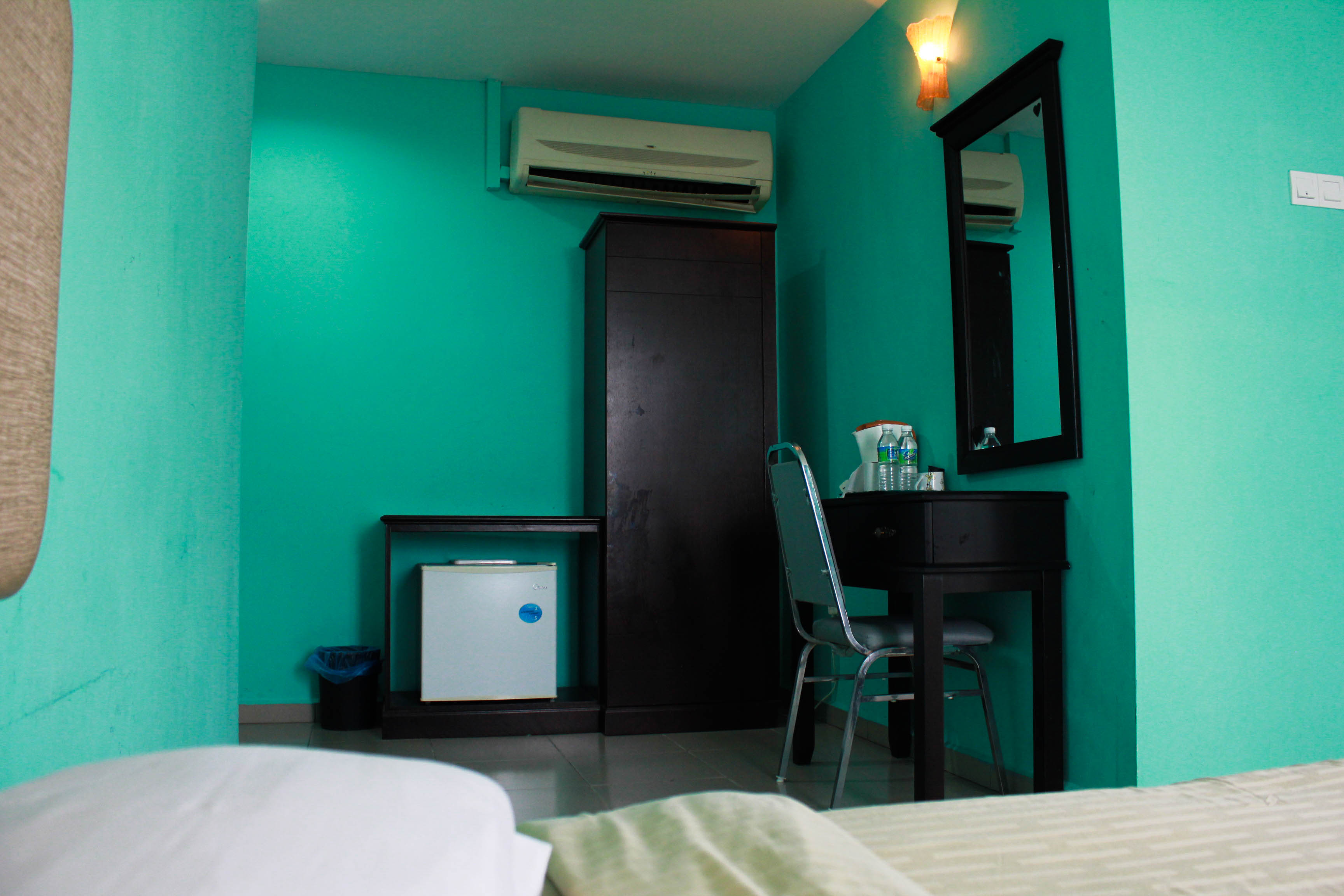 Studio Queen Size Bed