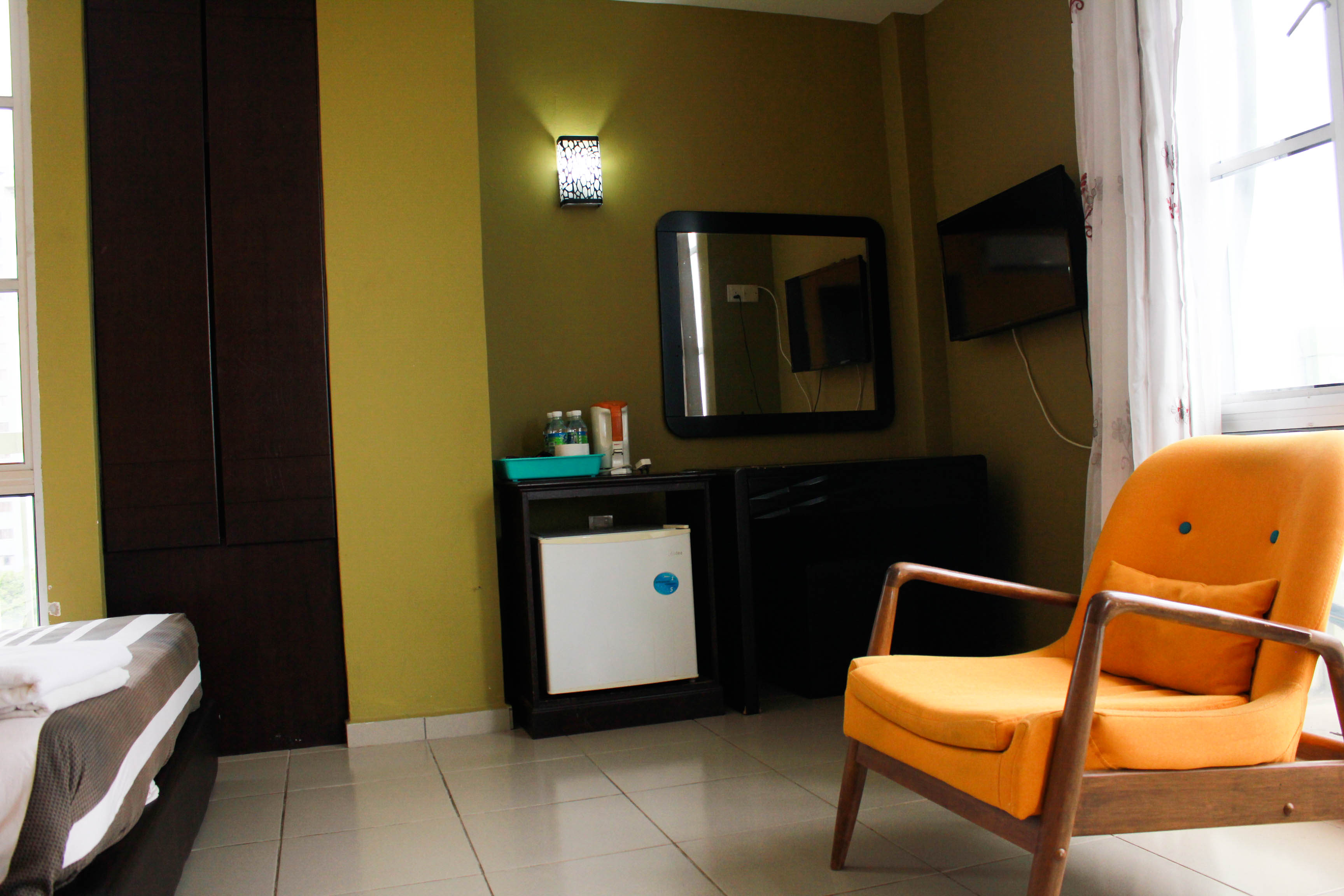 Family Room Deluxe Queen Bed