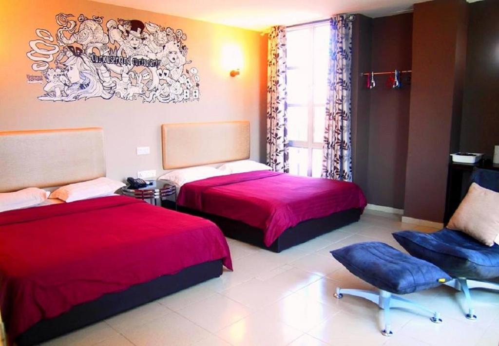 Family Room Deluxe Queen Bed