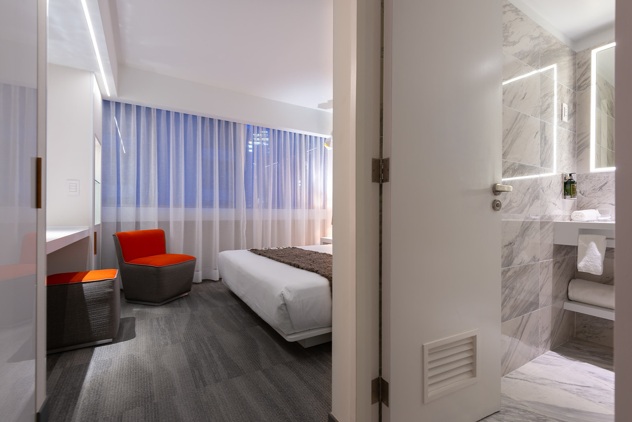 Single Superior King Bed