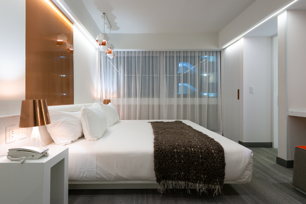 Single Superior King Bed