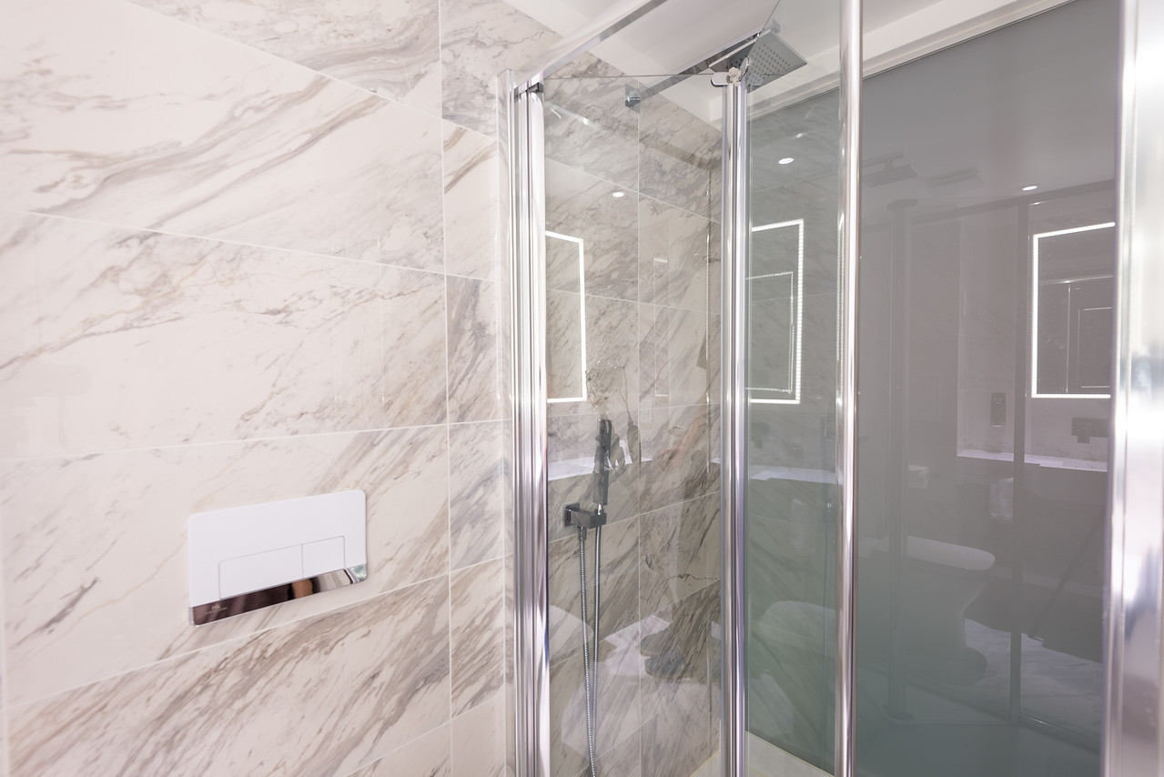 Single Queen Size Bed