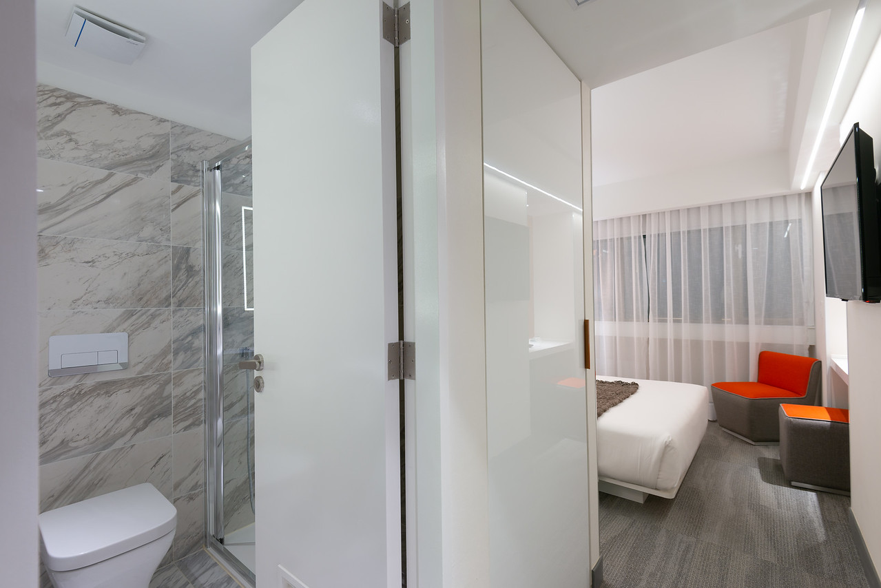 Single Queen Size Bed