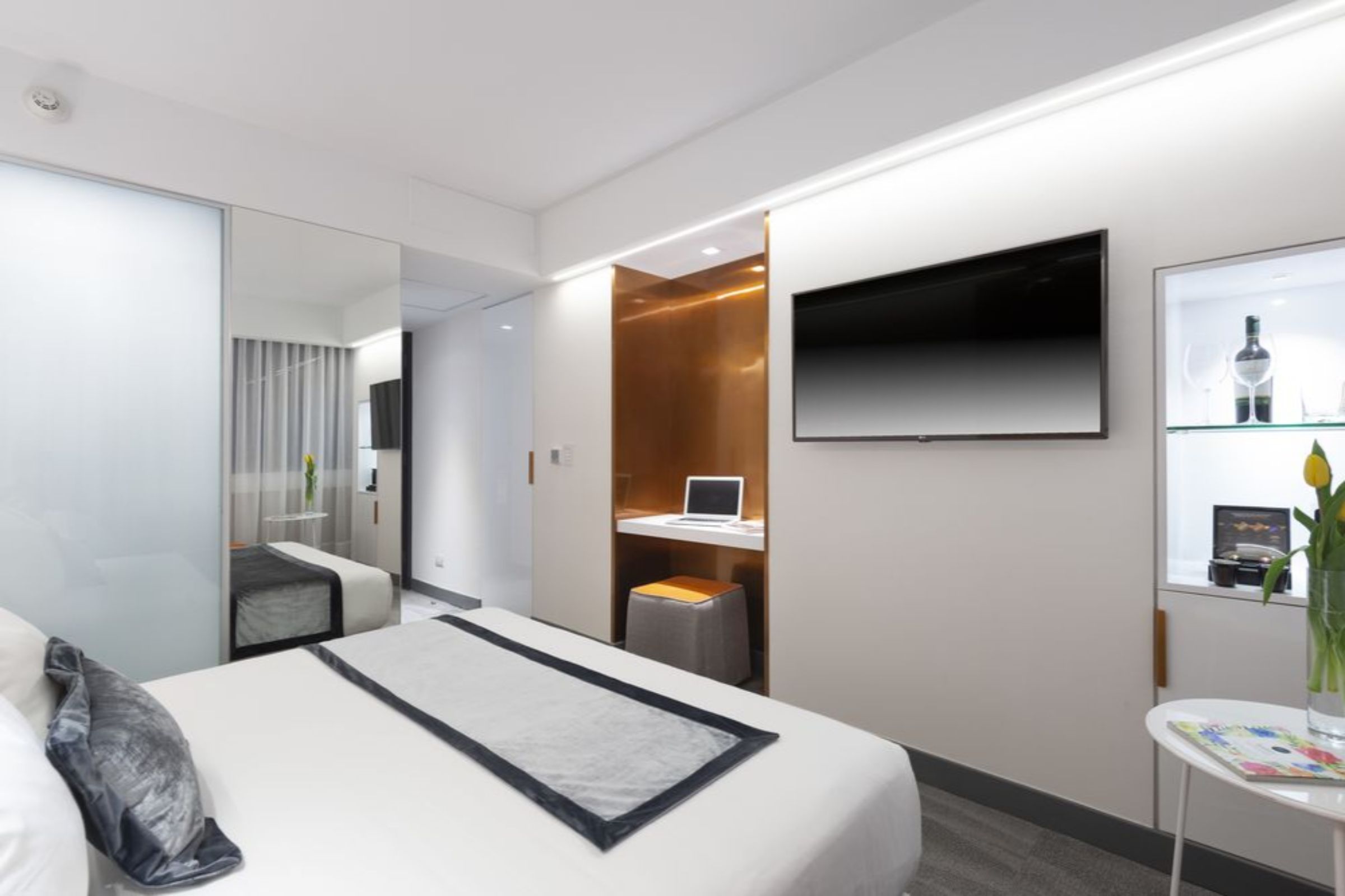 Single Superior King Bed