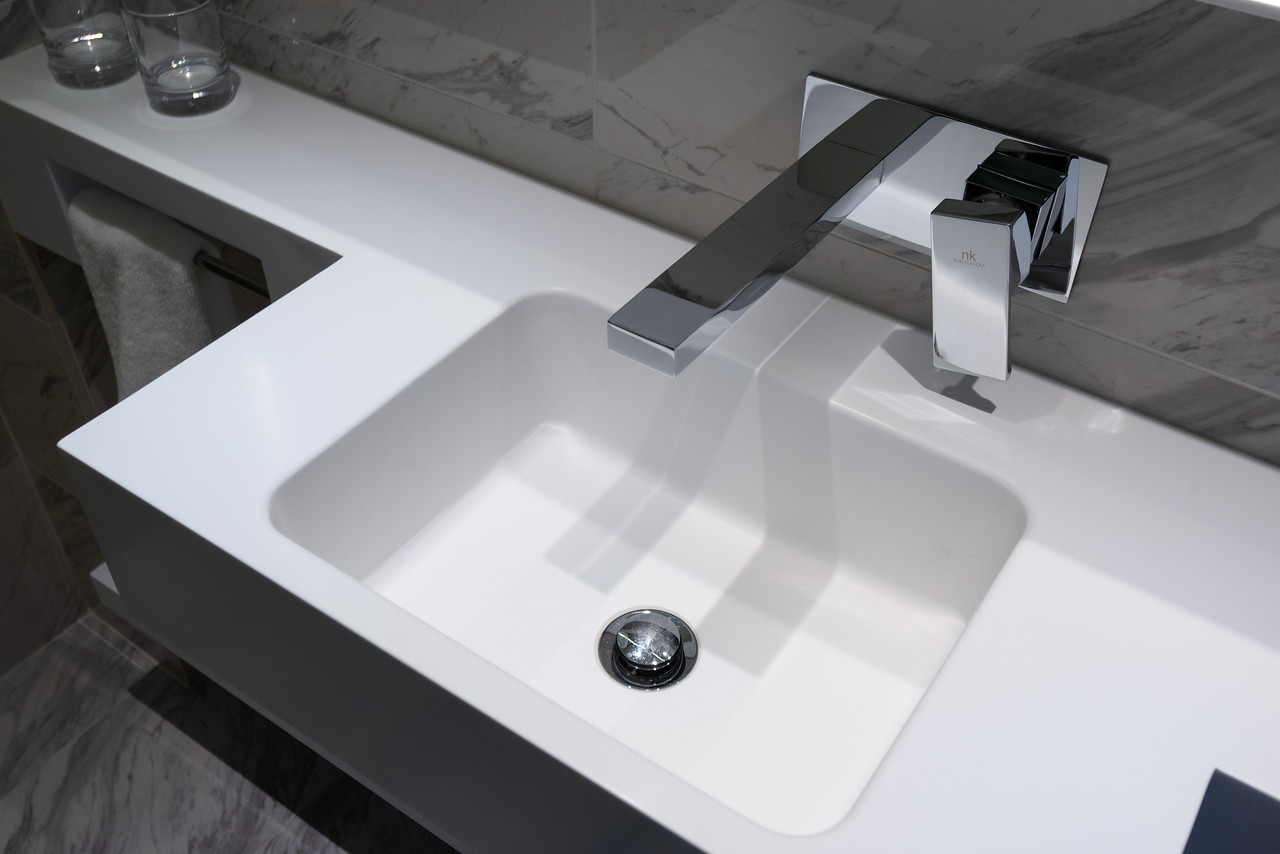 Single Queen Size Bed