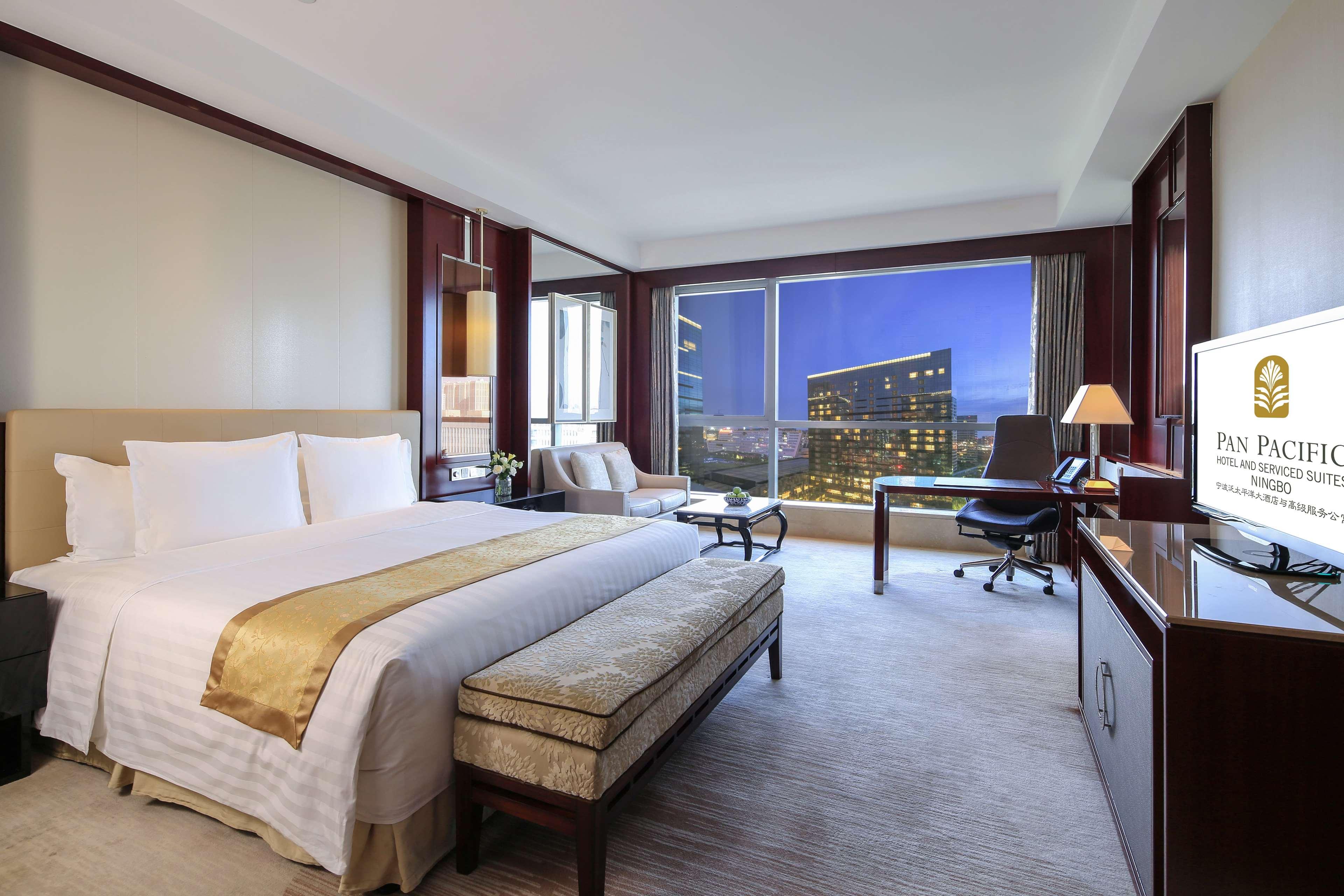 Double Deluxe King Bed