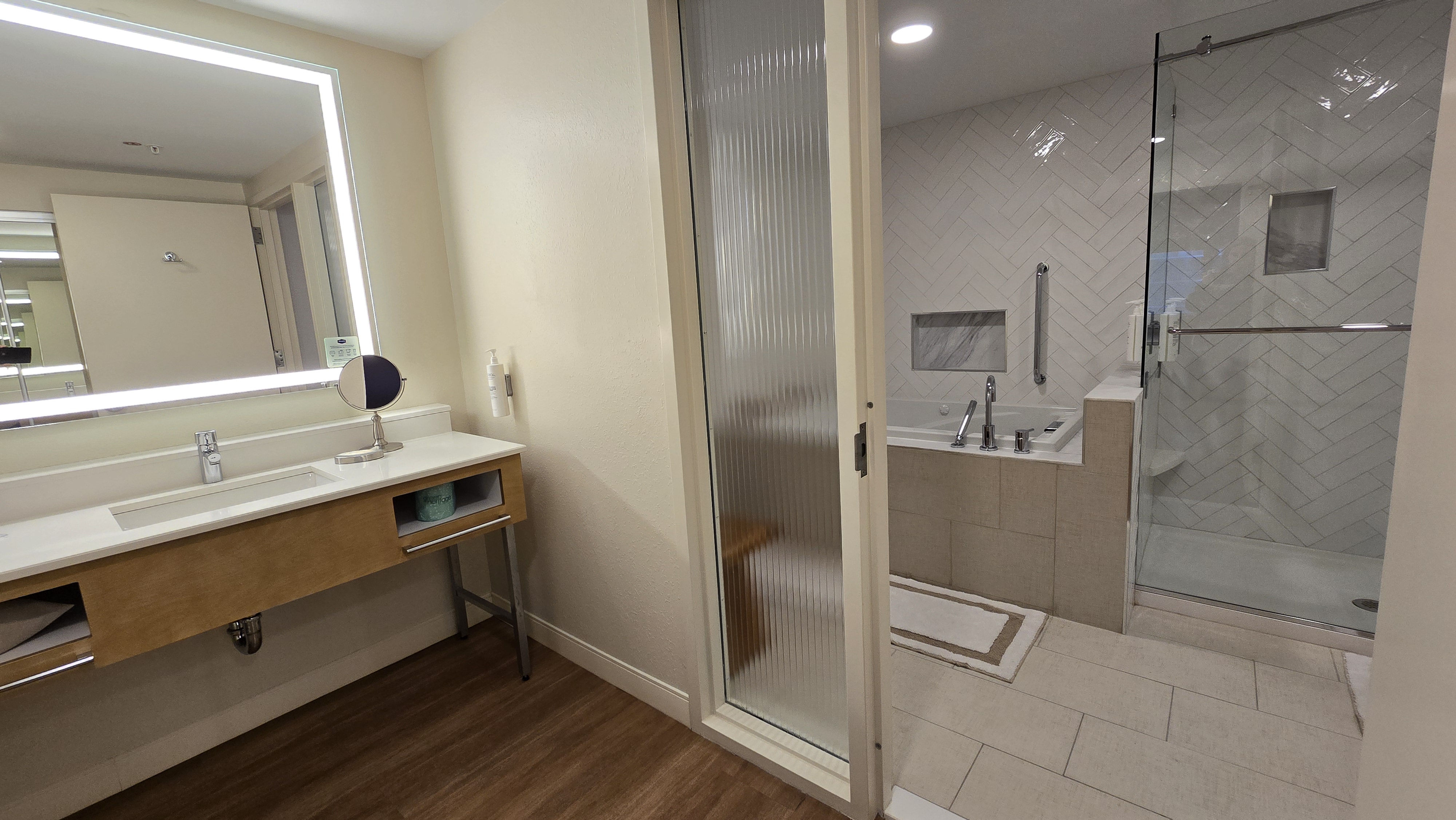 Studio King Bed Non Smoking