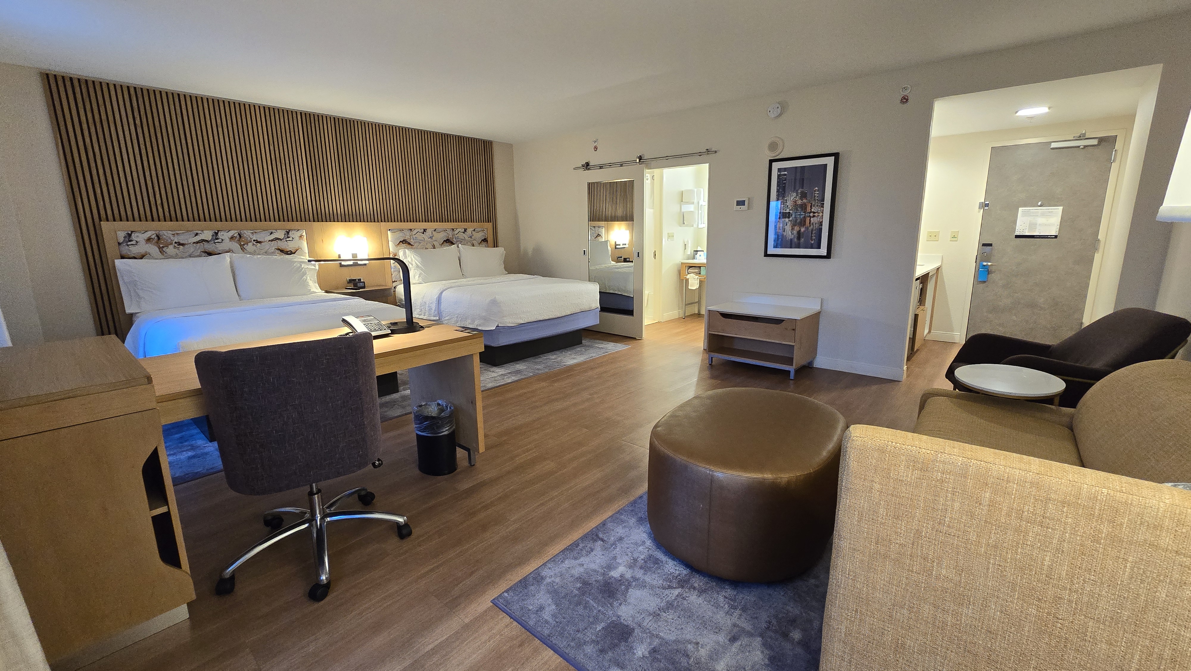 Studio Two Queen Beds