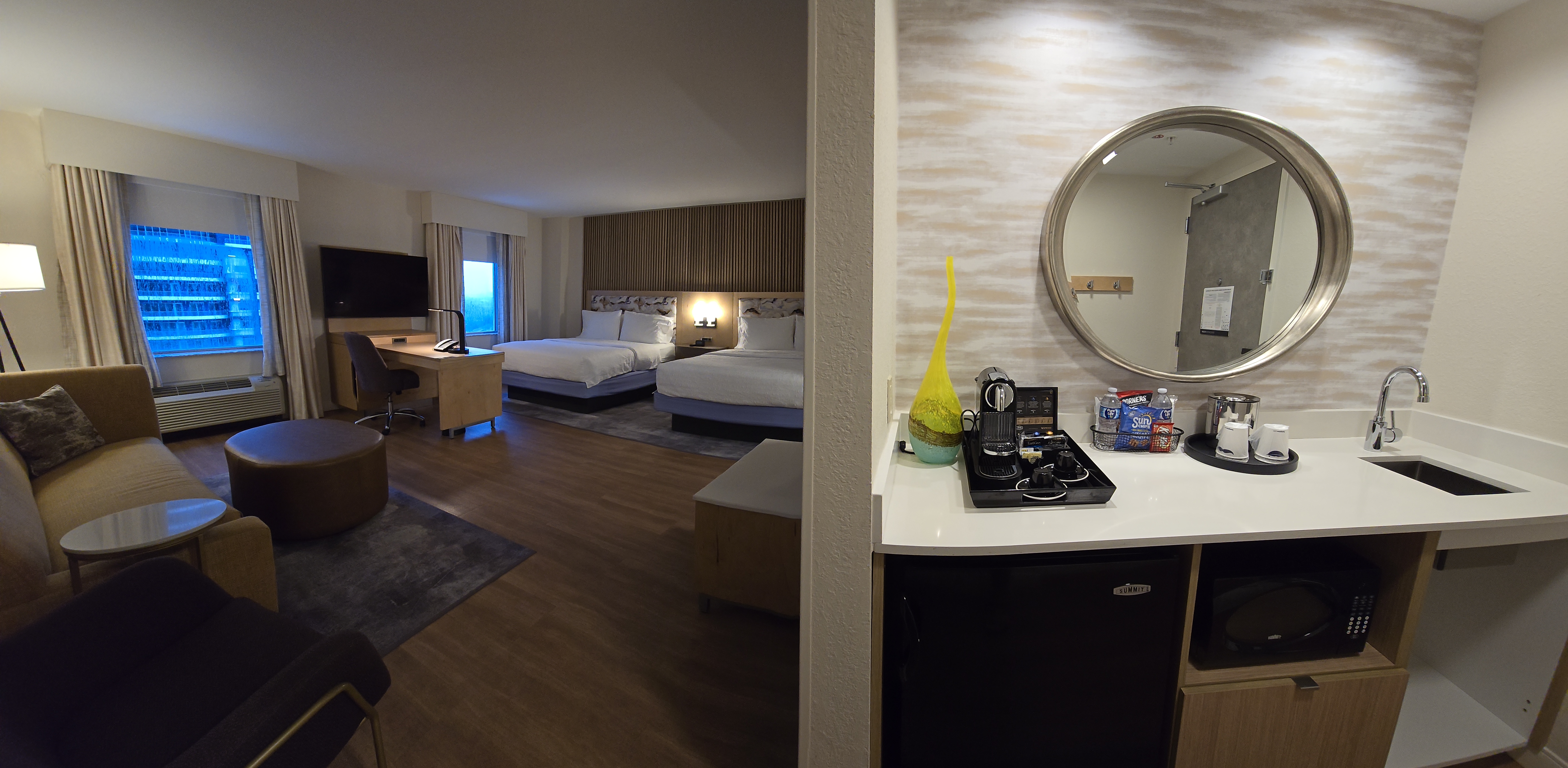 Studio Two Queen Beds