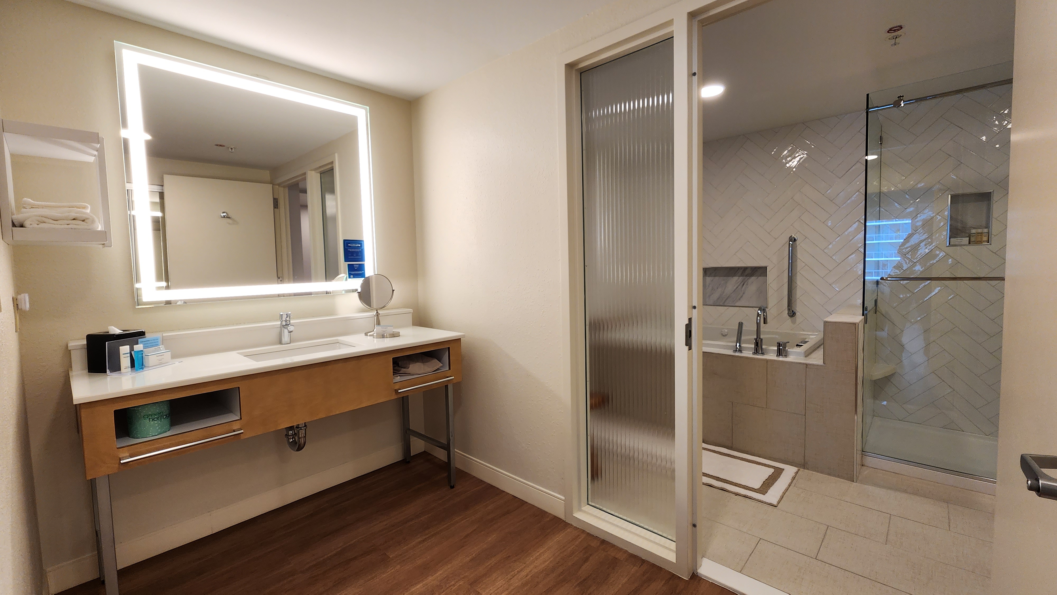 Studio King Bed Non Smoking