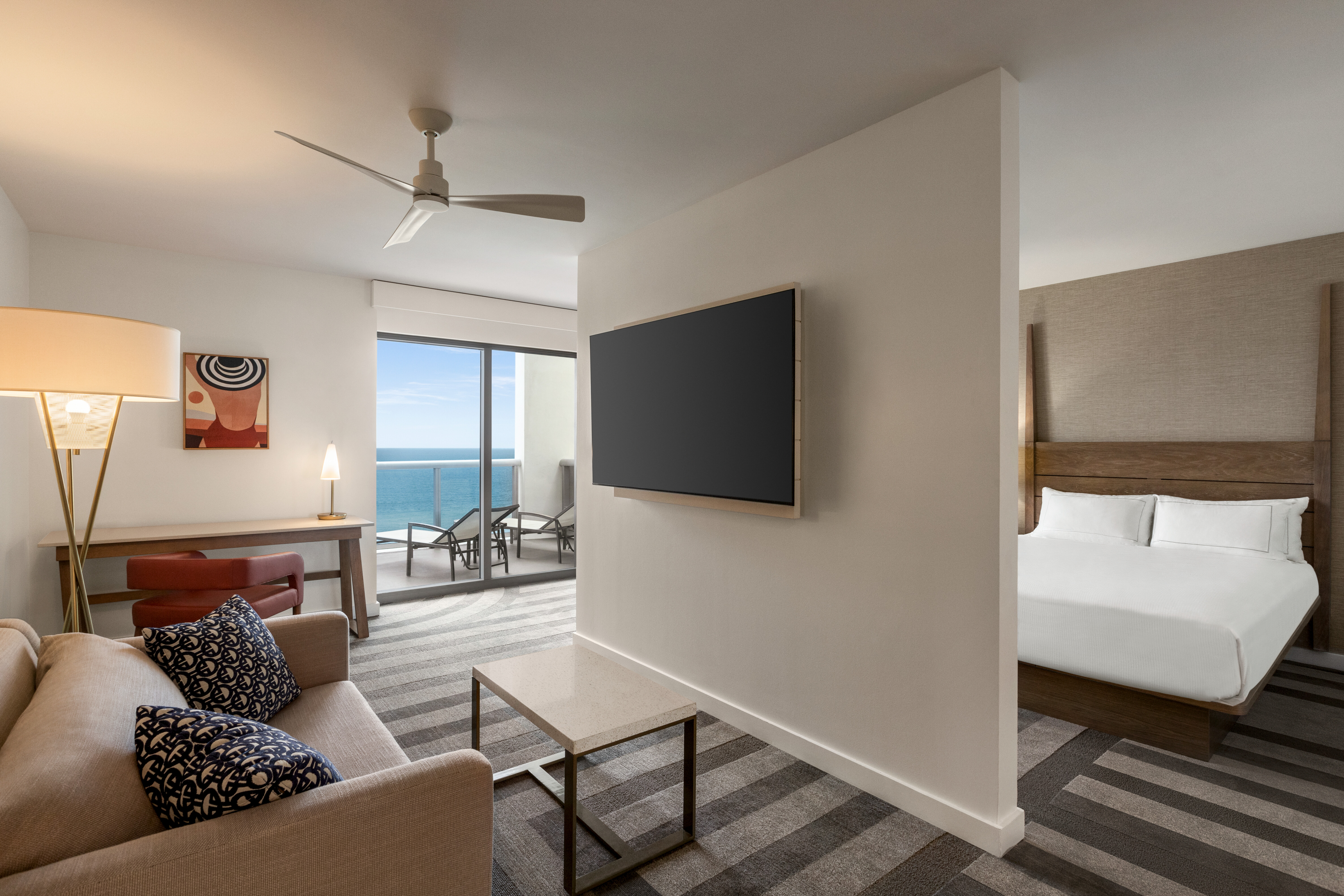Junior Suite Ocean Front King Bed