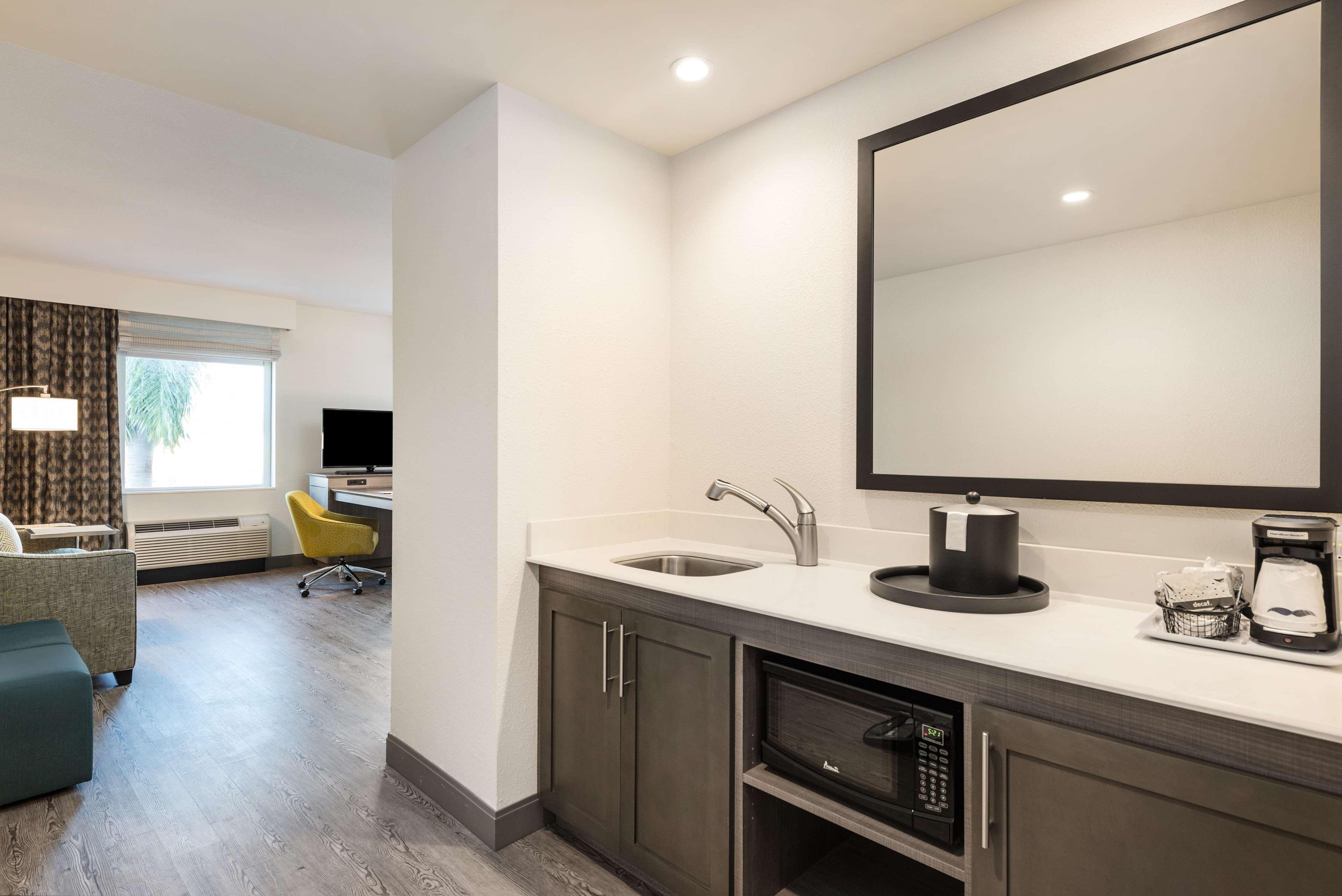 Studio Two Queen Beds