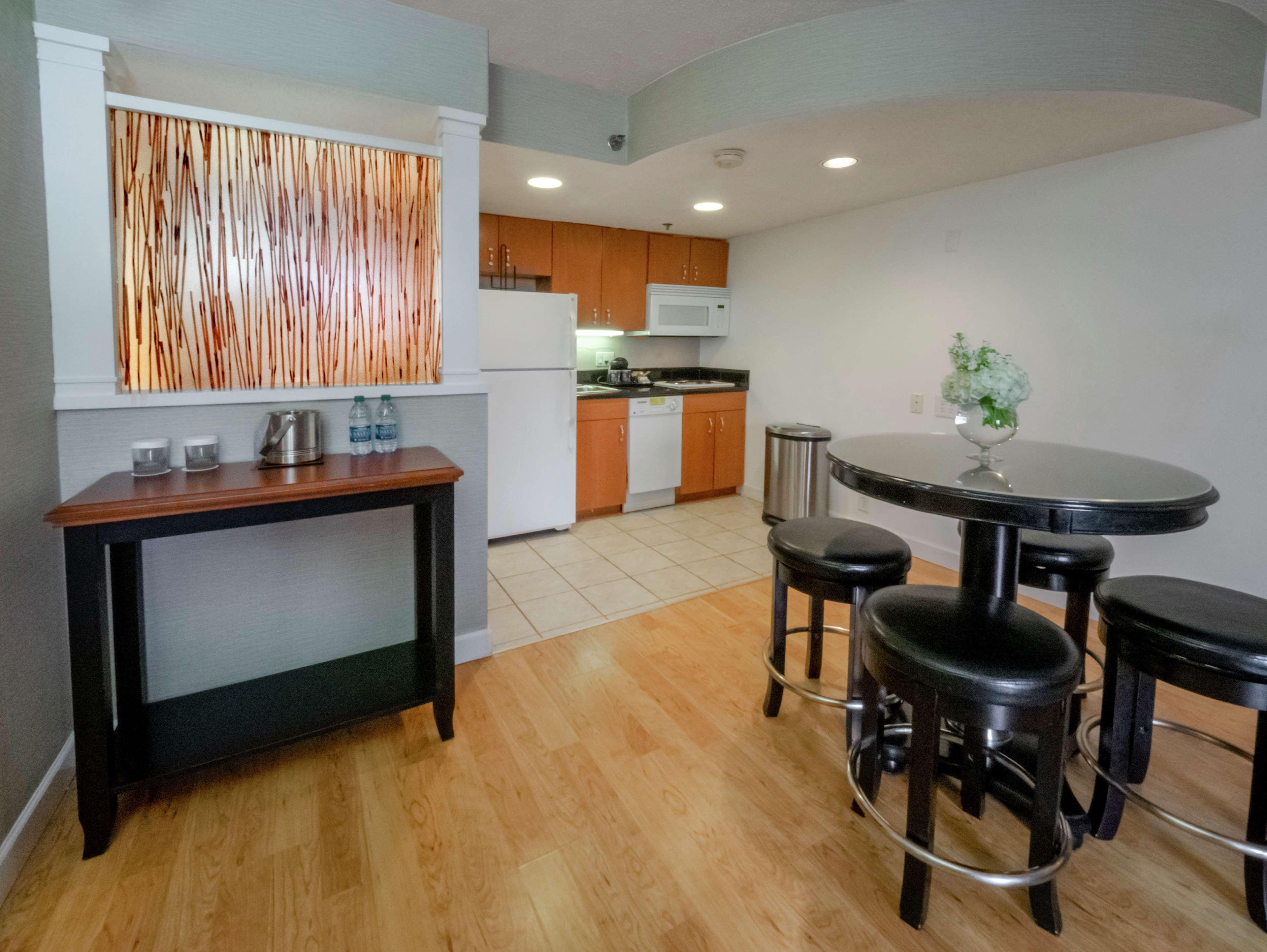 Suite with Kitchenette