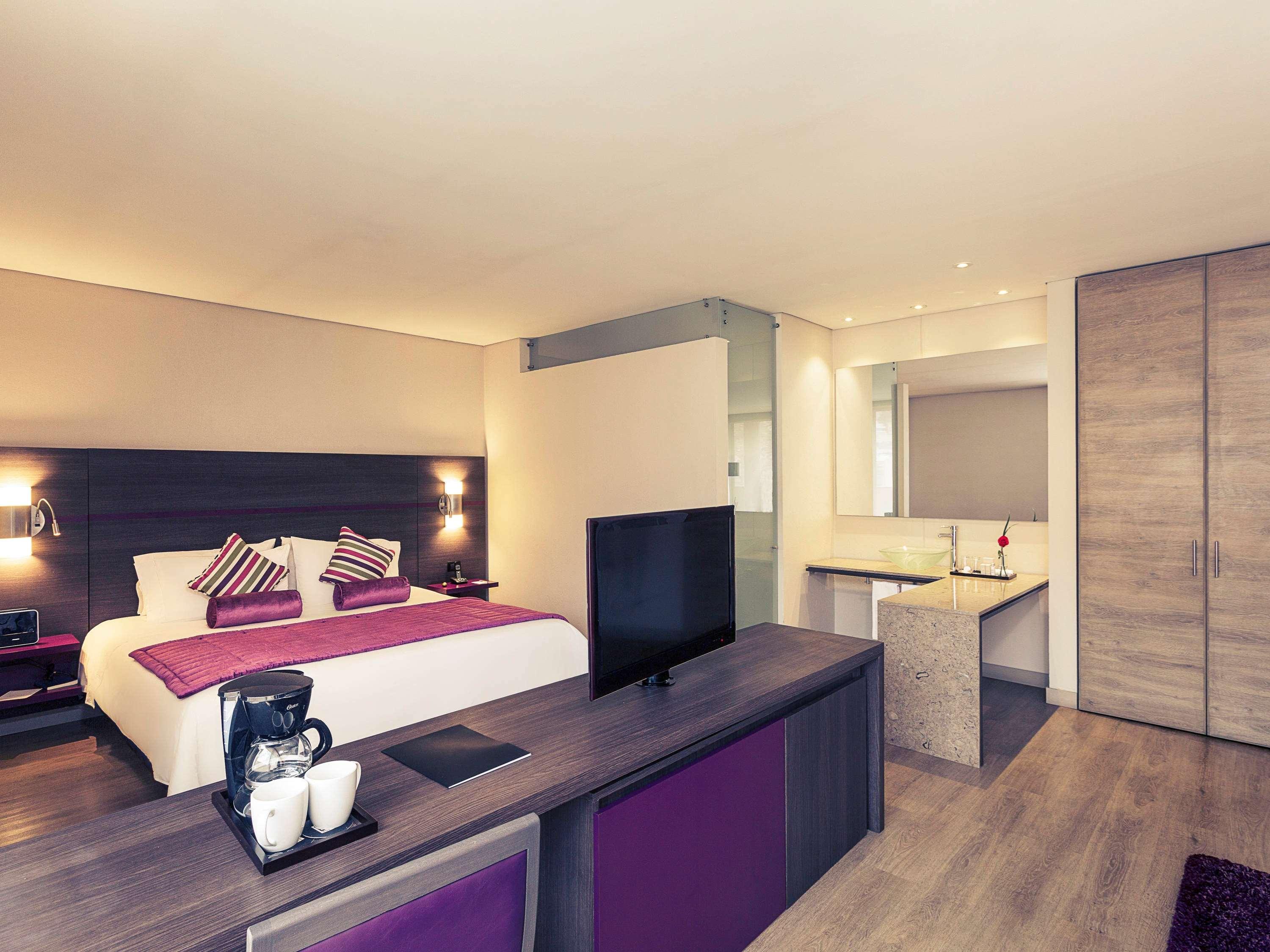 Double Queen Size Bed