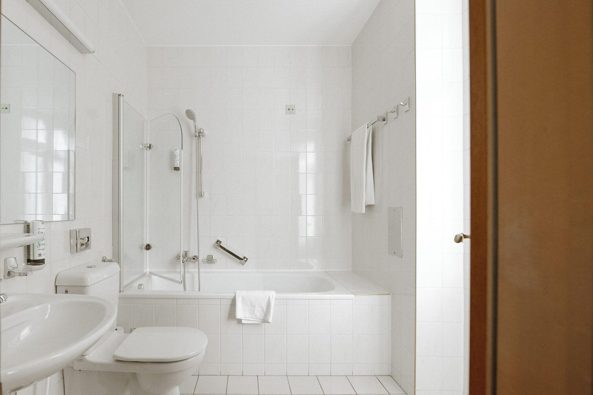 Family Room Three Beds