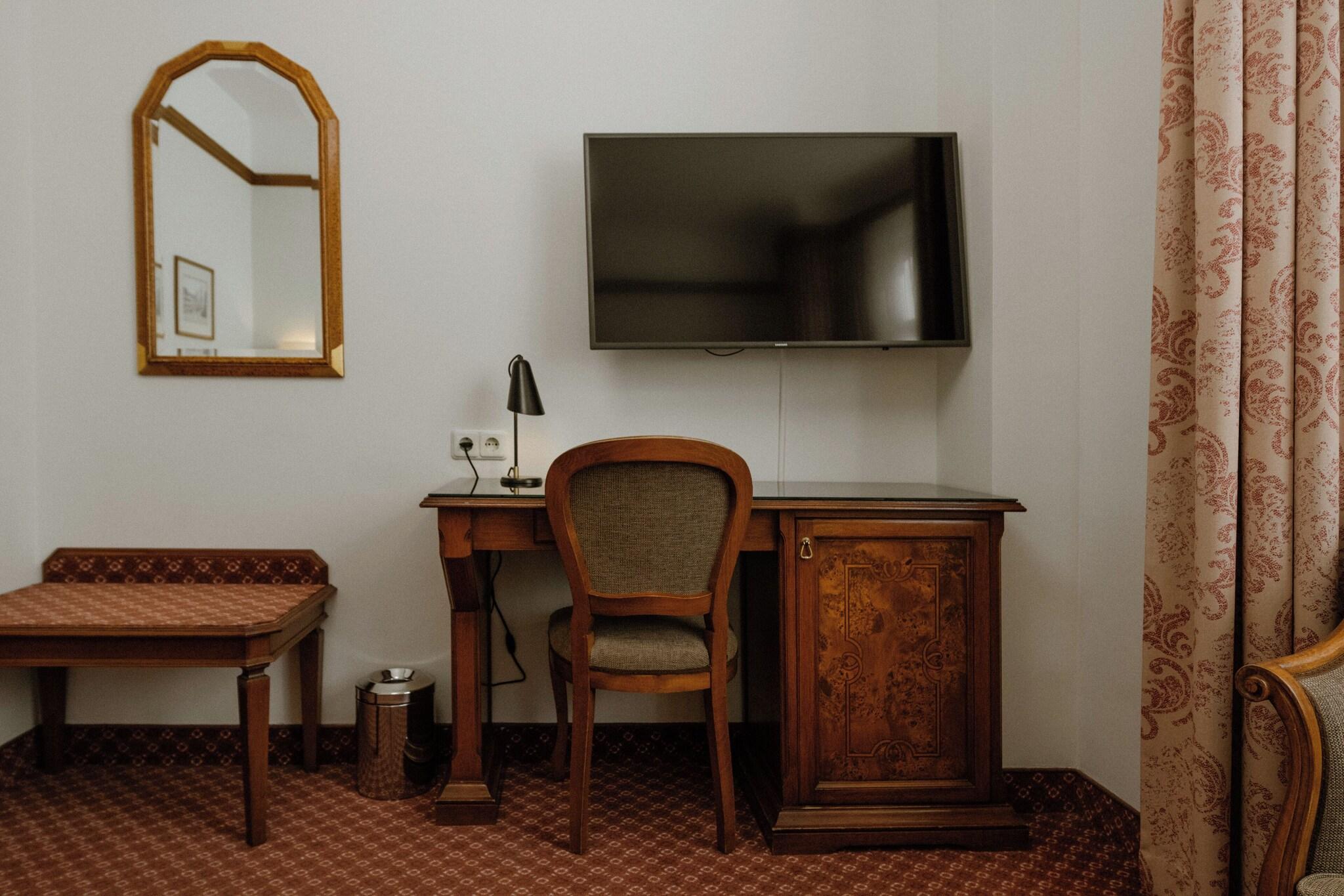 Family Room Three Beds