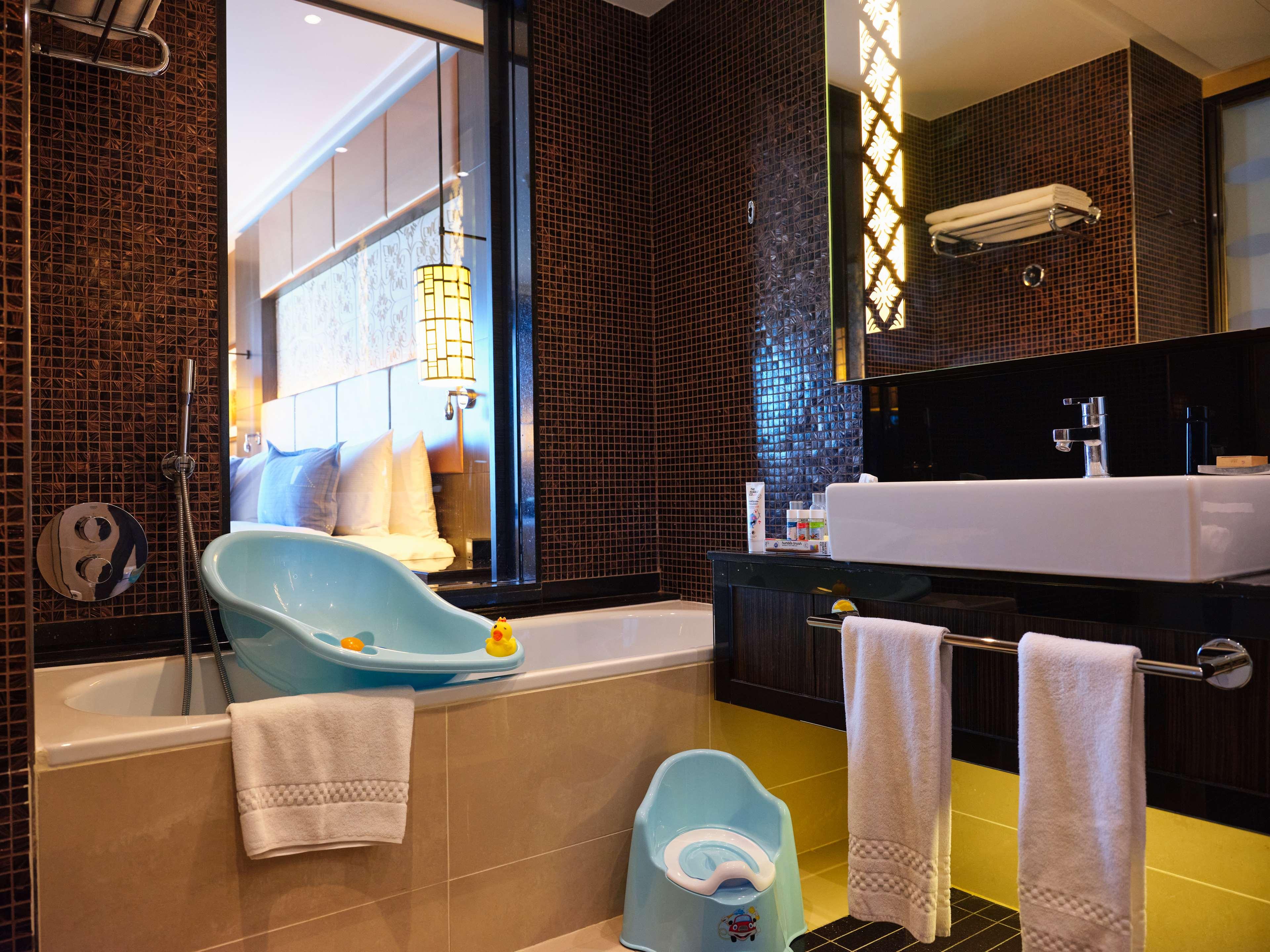 Suite Connecting Room