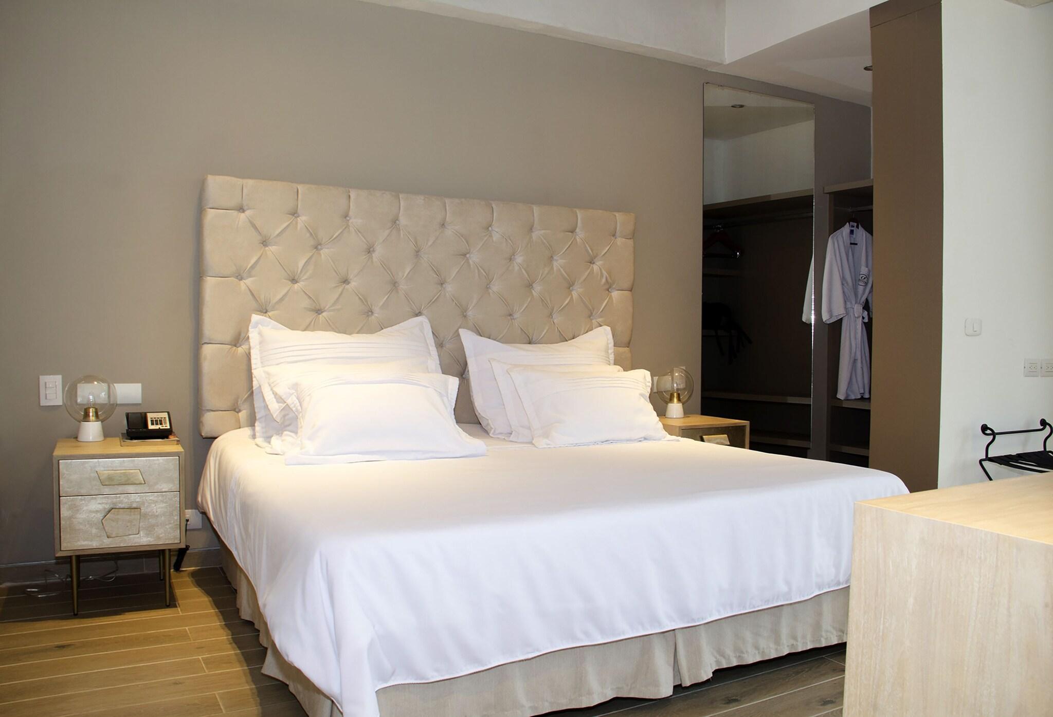 Suite Deluxe King Bed