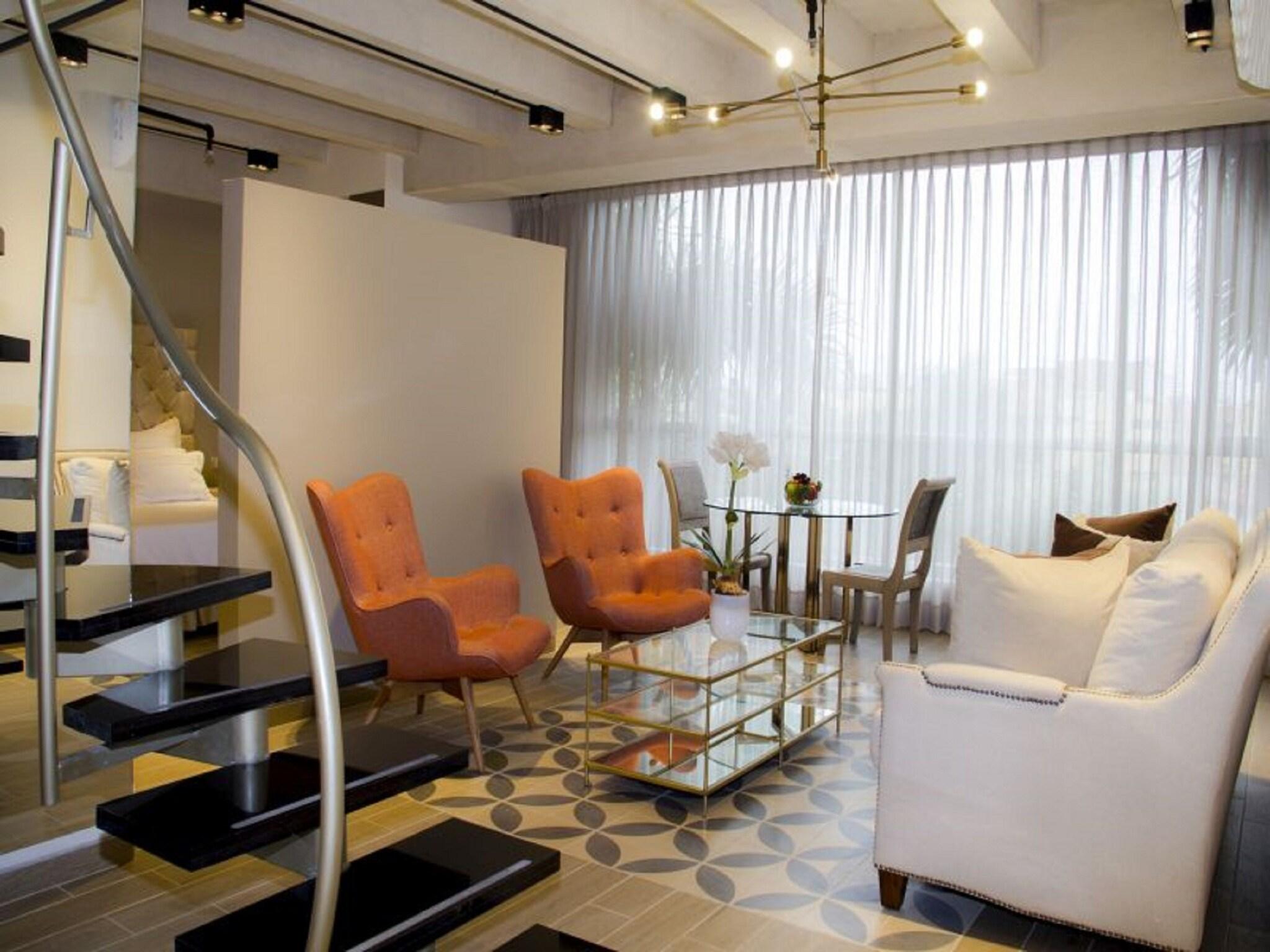 Suite Deluxe King Bed