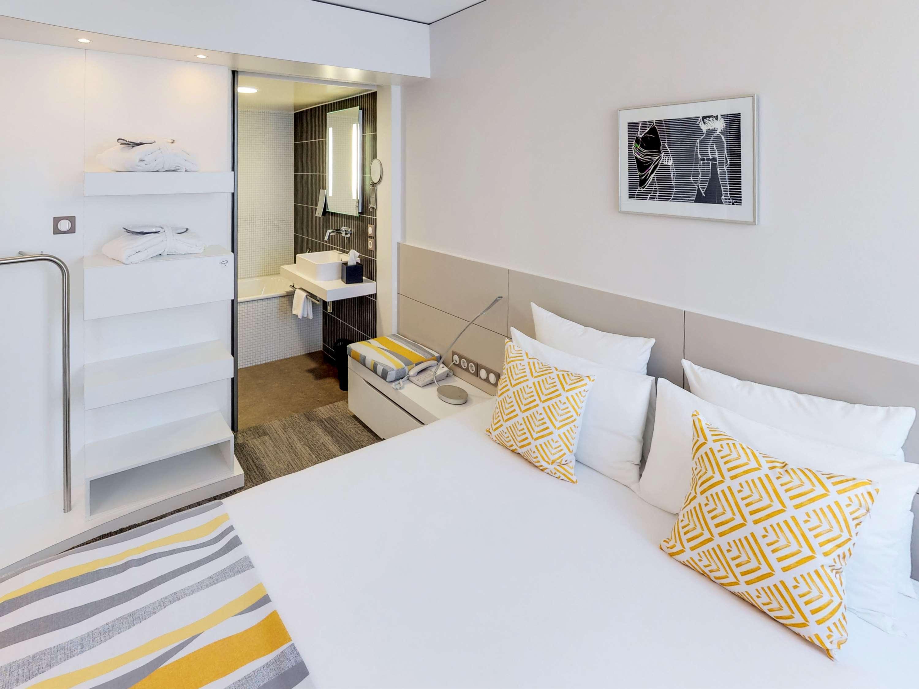 Suite Deluxe Queen Bed