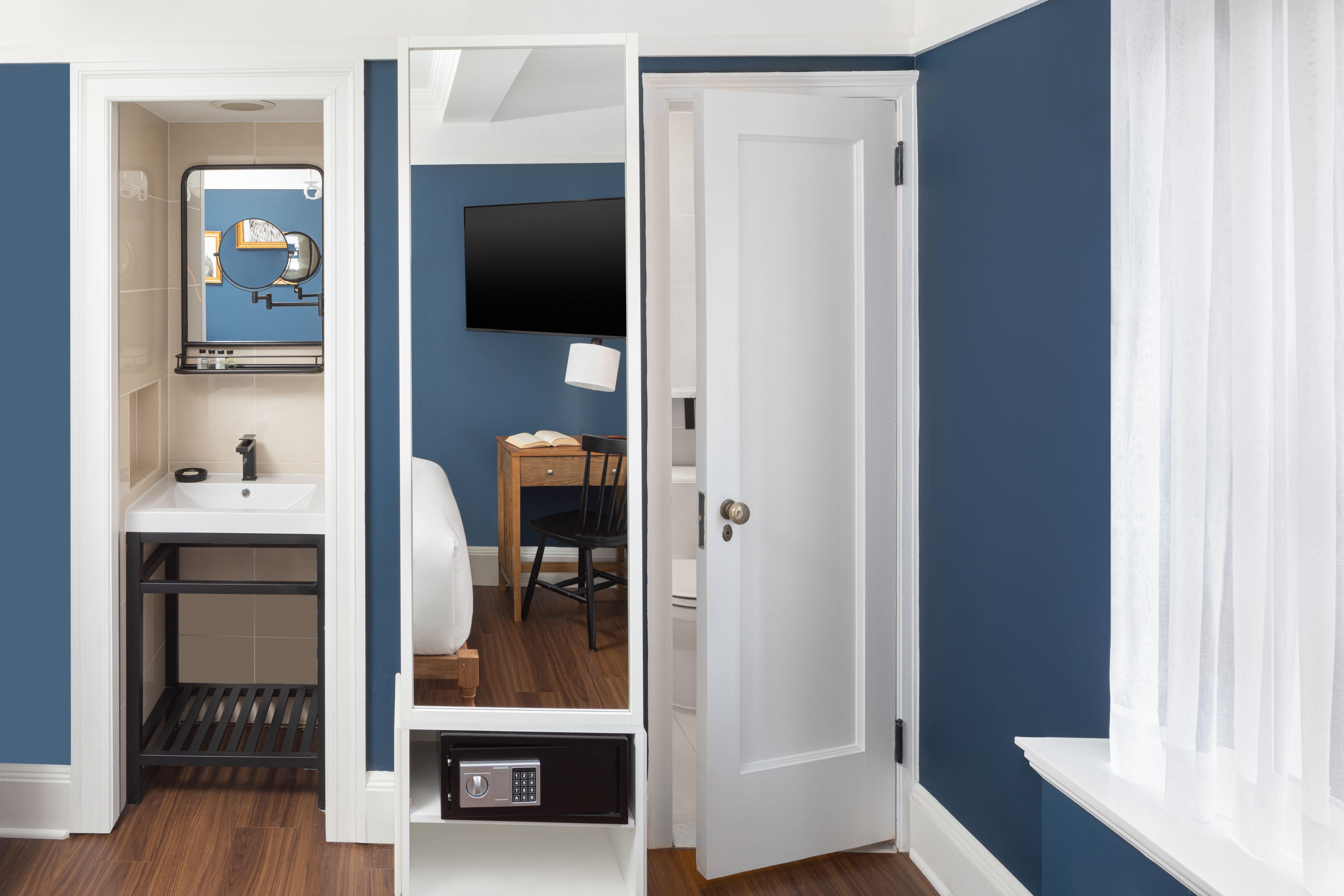 Double Accessible-queen Size Bed