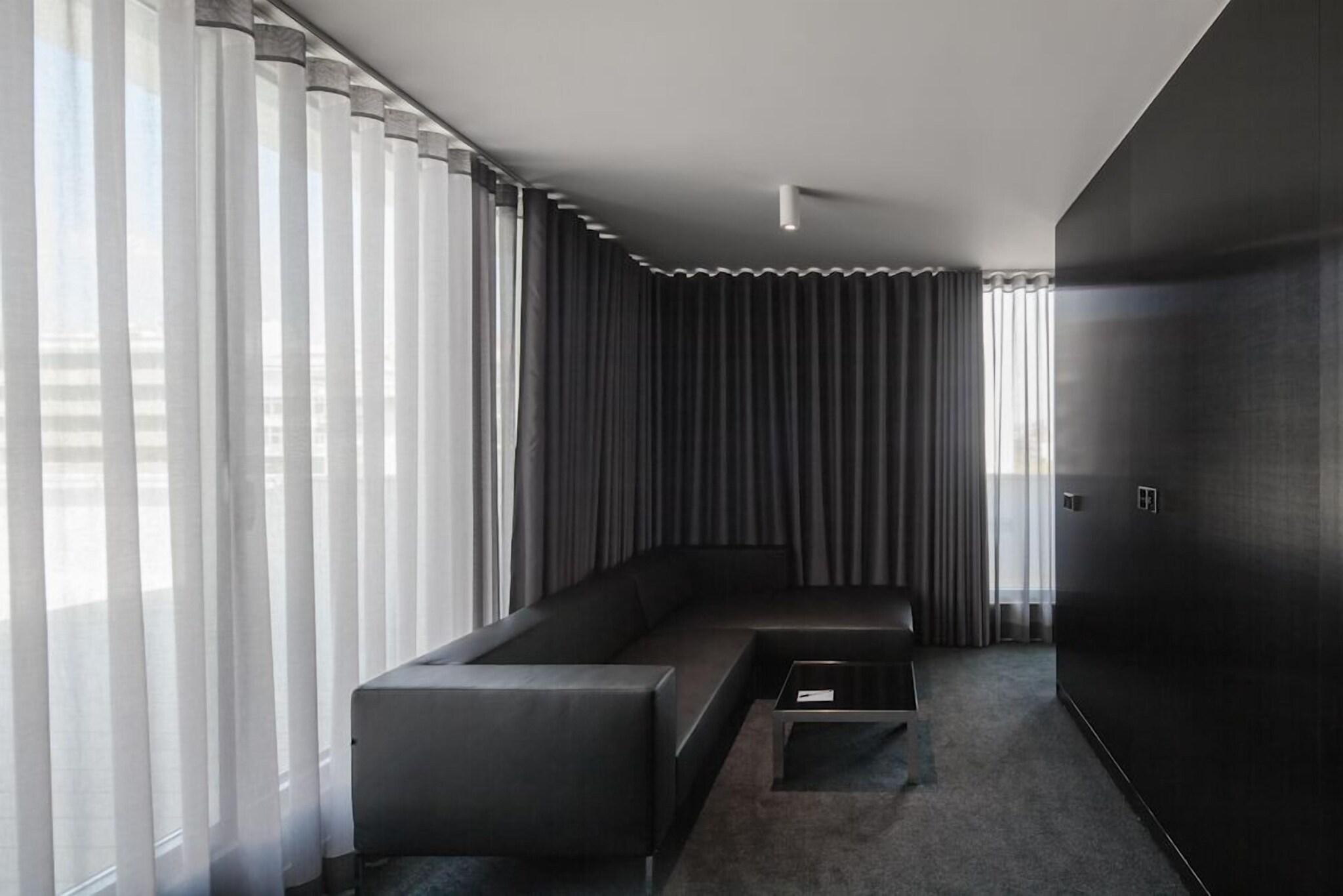 Studio King Size Bed