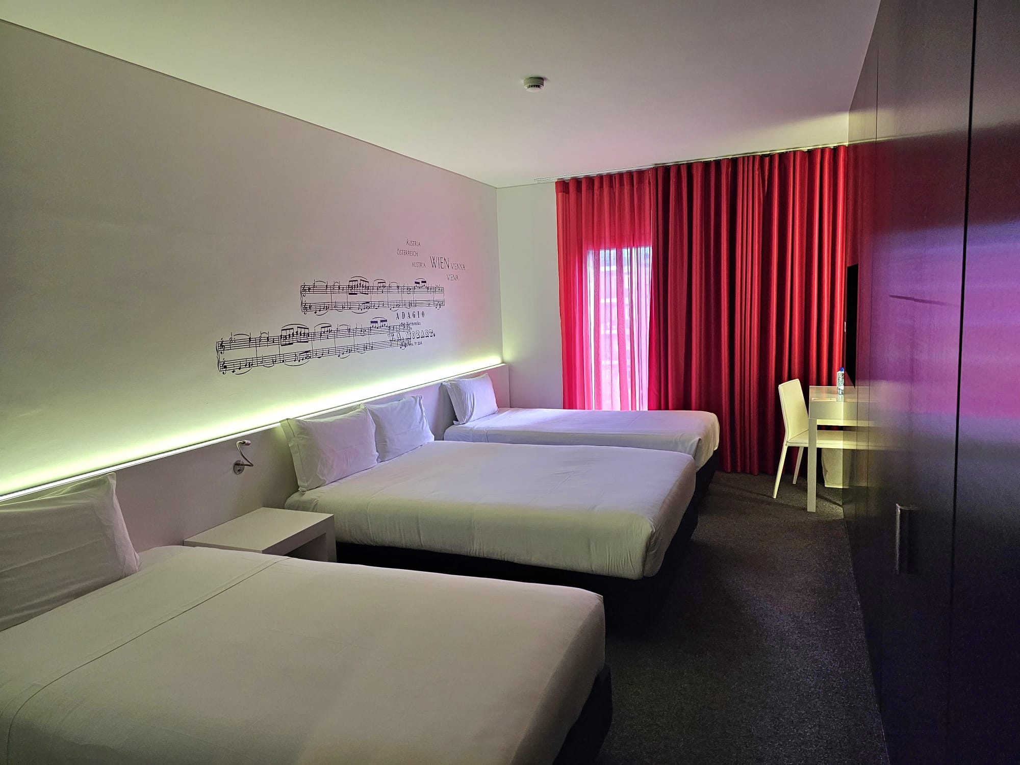 Family Room Capacity 4