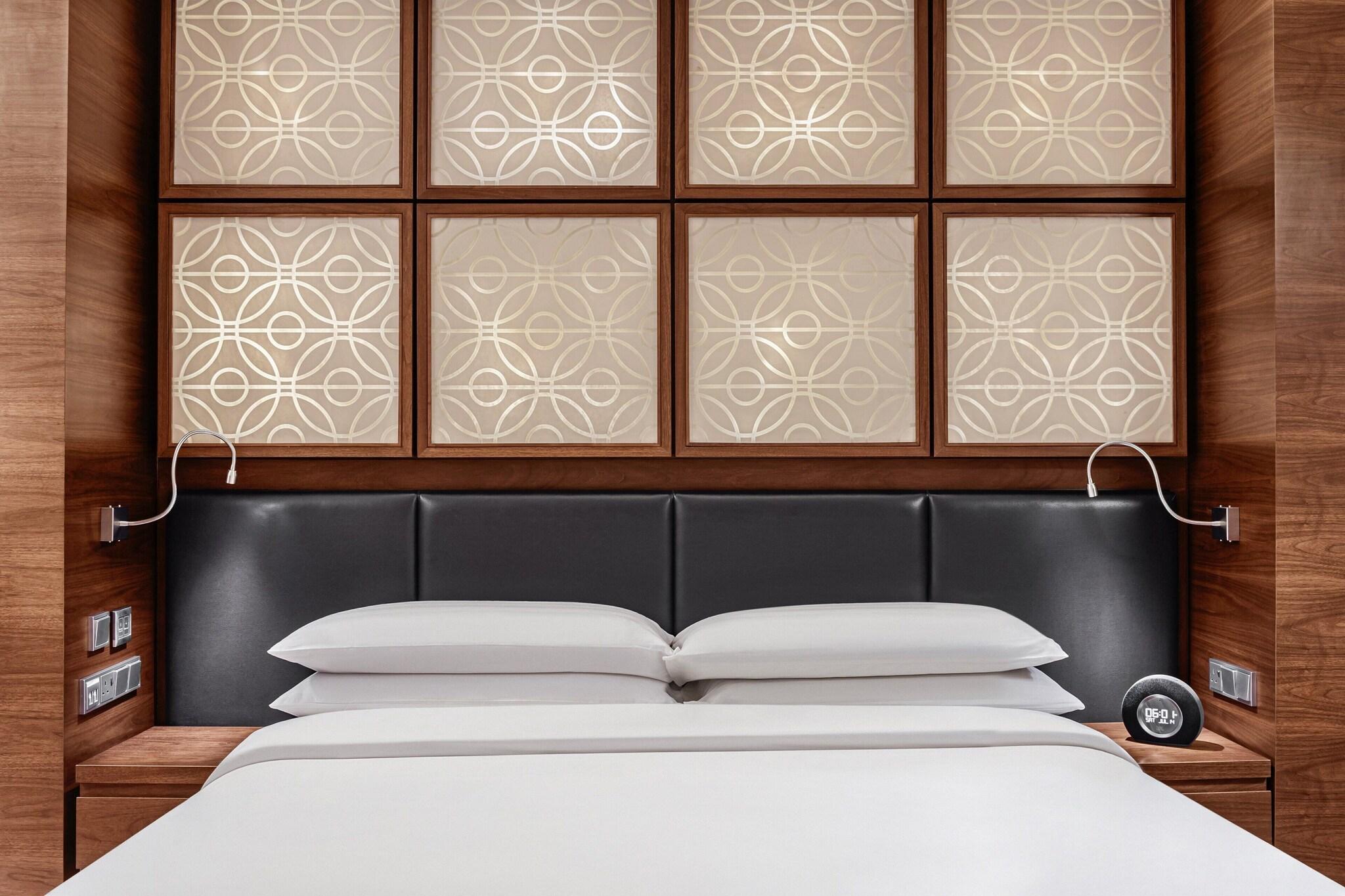 Double Deluxe King Bed