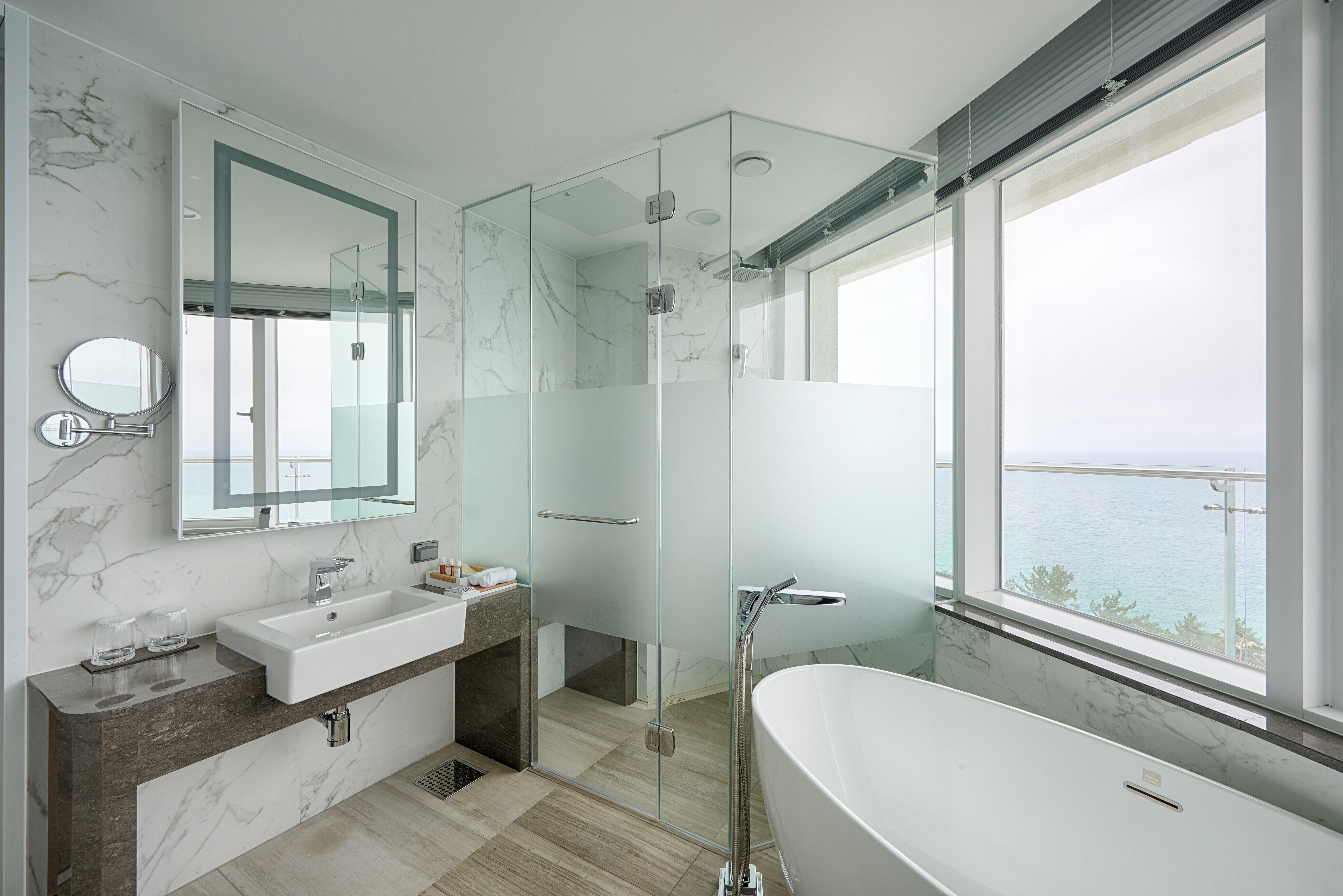 Suite with Kitchenette