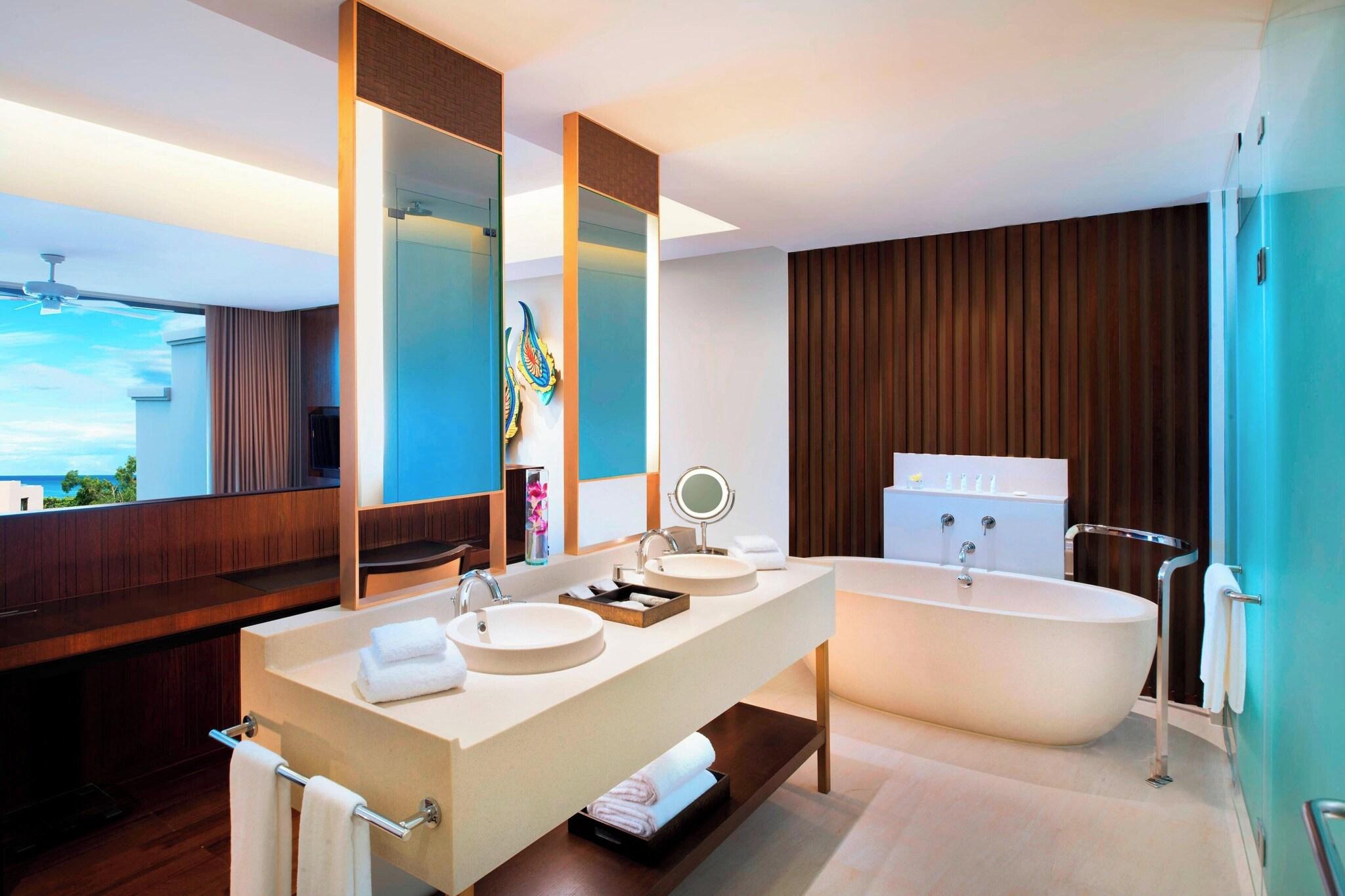 Suite Two Queen Beds One Bedroom
