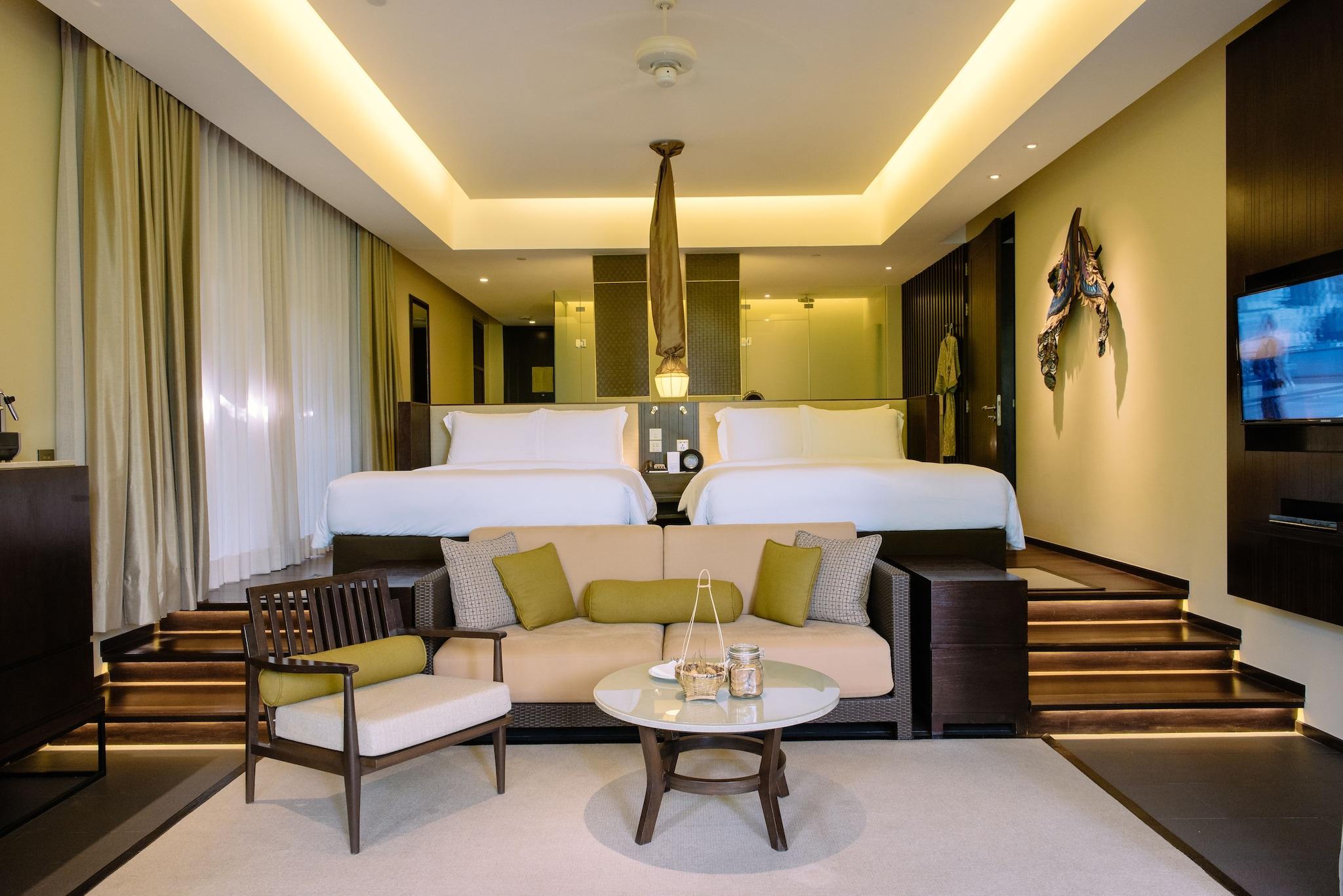 Suite Two Queen Beds One Bedroom